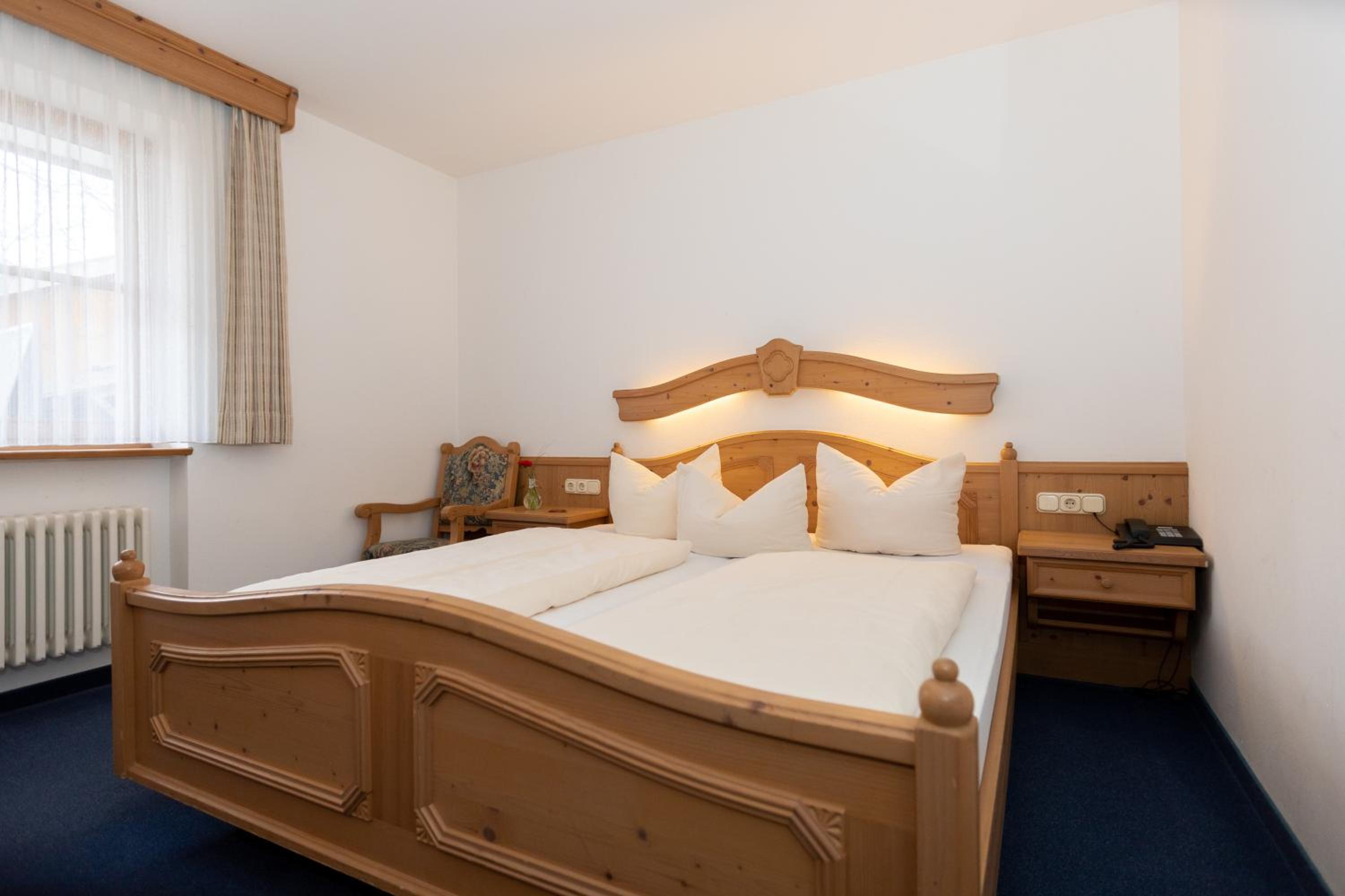 Budget Double Room - Photo 4