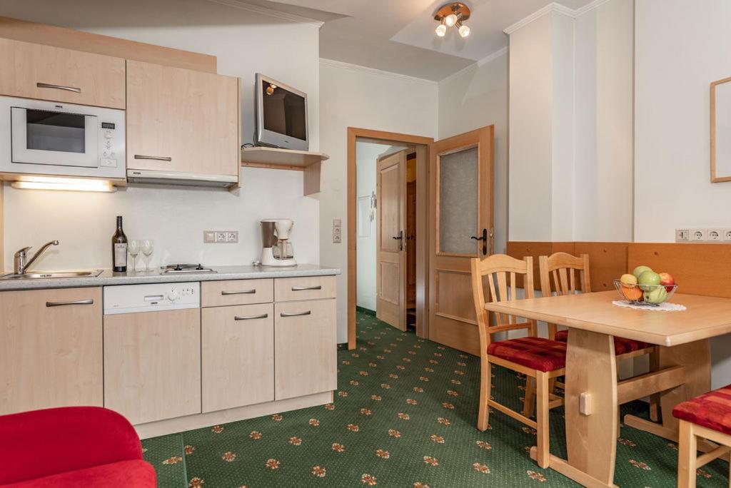 Deluxe Apartment with Balcony photo 3