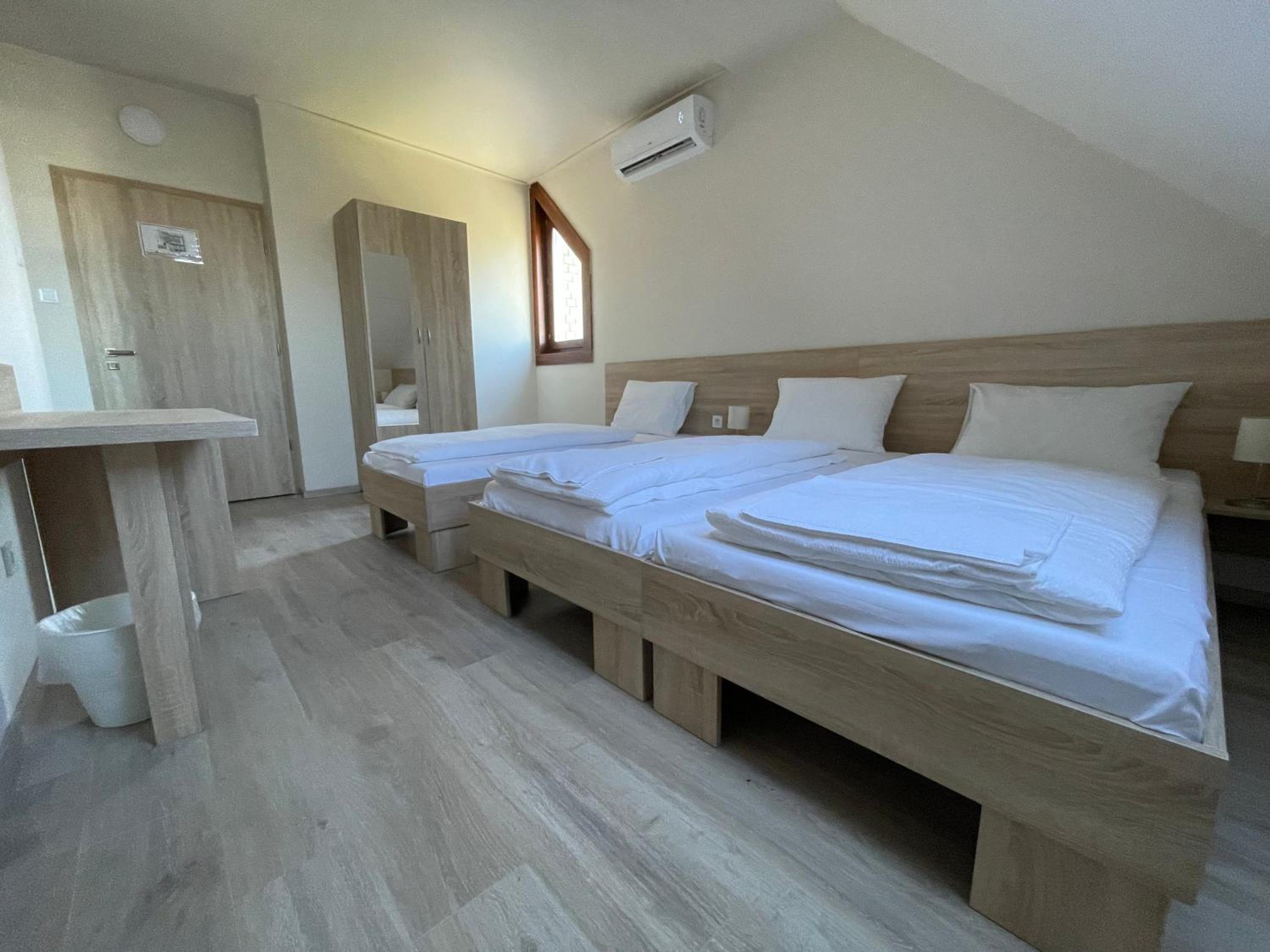 Triple Room photo 3