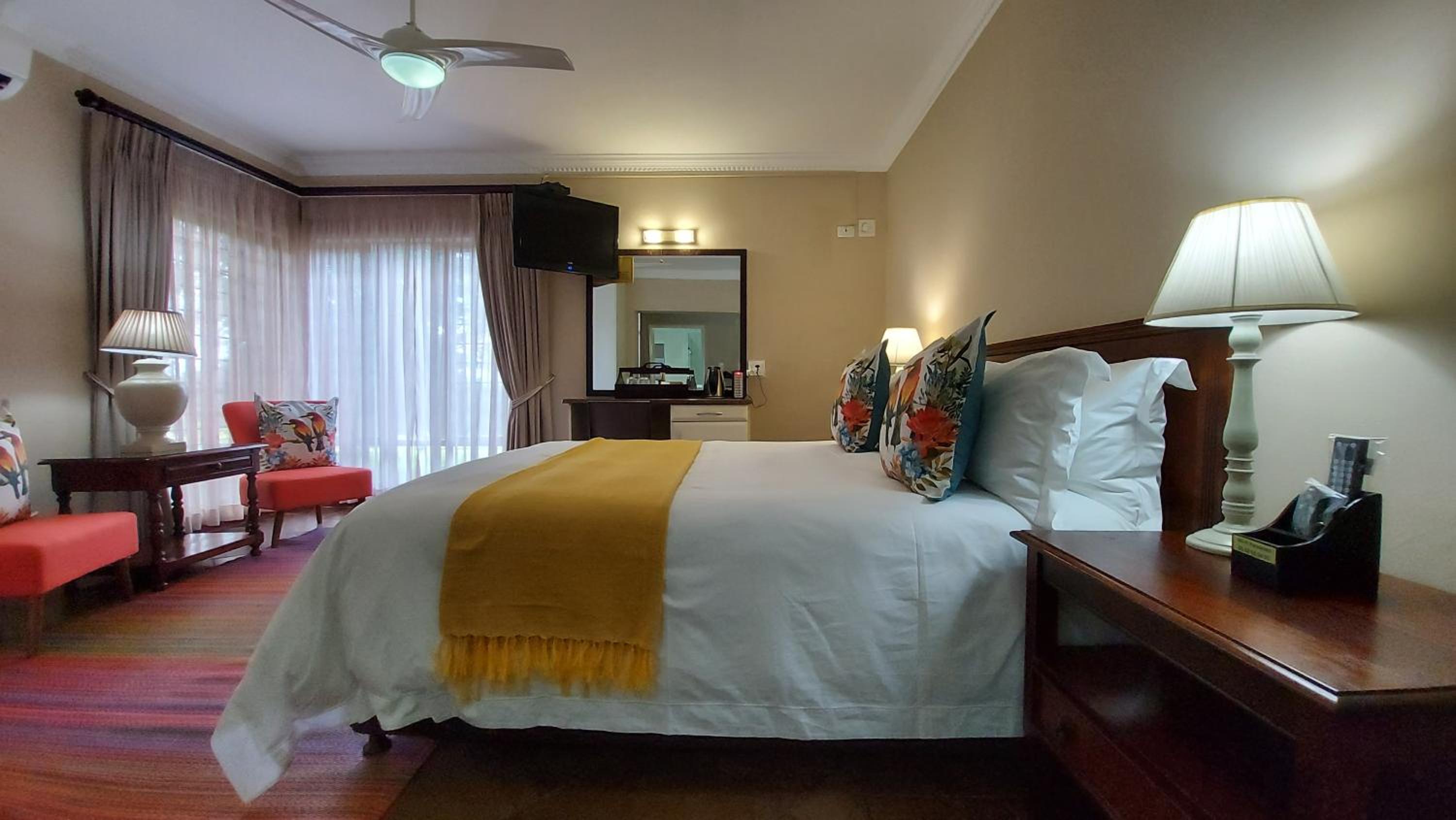 Luxury Queen Room