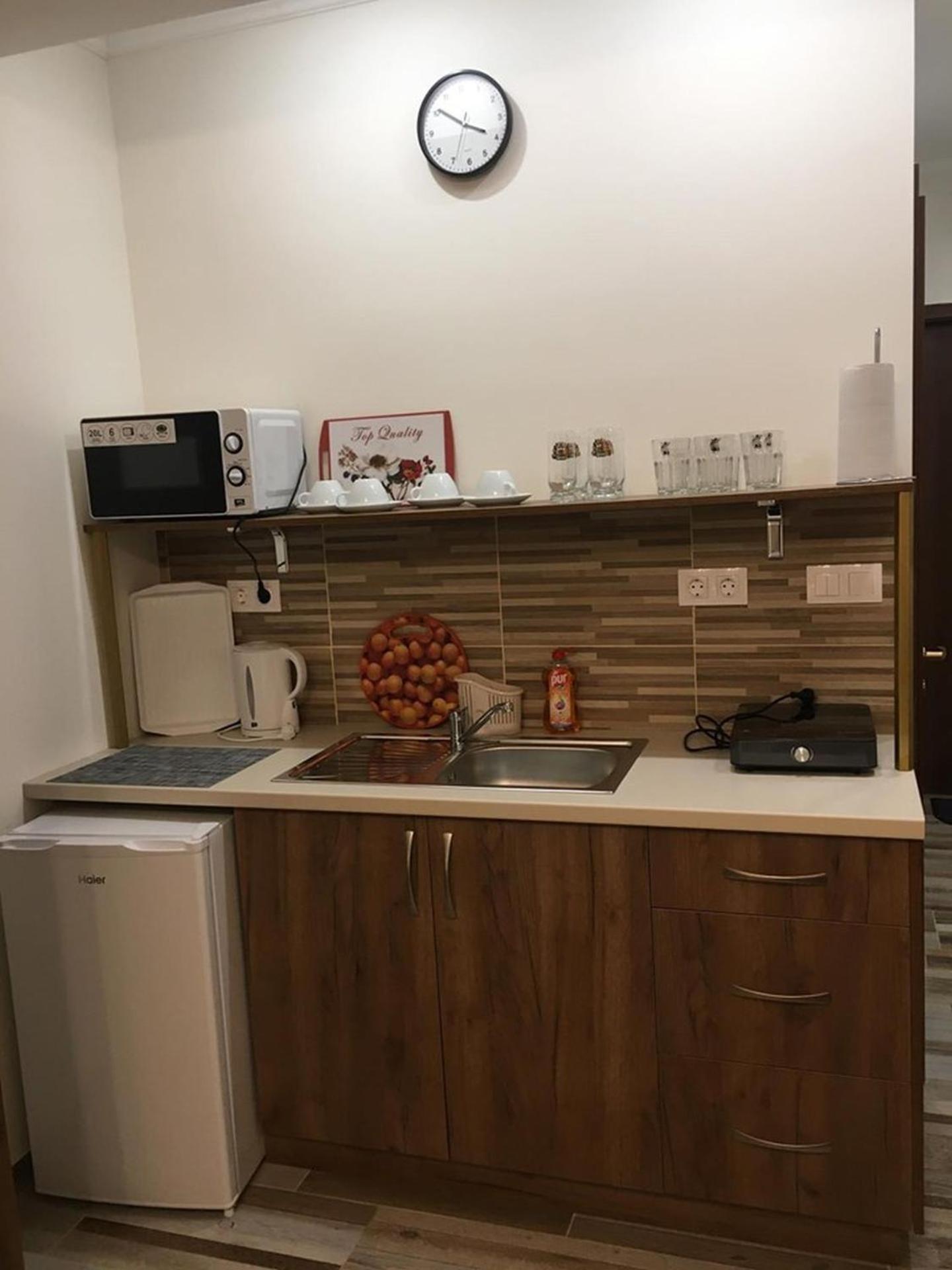 One-Bedroom Apartment - Photo 3