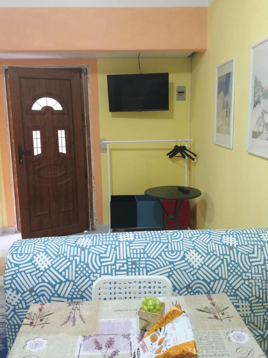 One-Bedroom Apartment - Photo 3