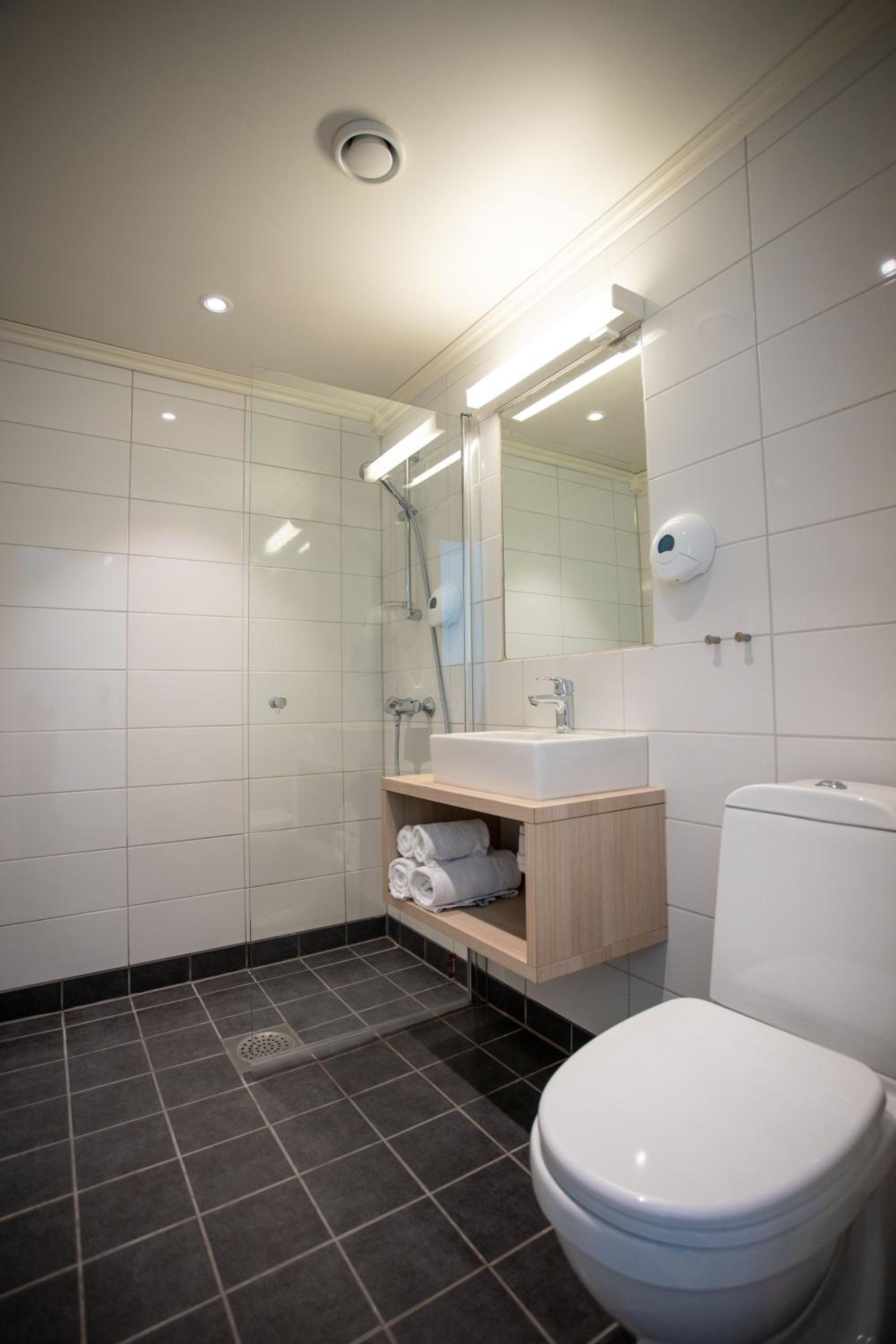 Double Room with Sea View - Photo 9