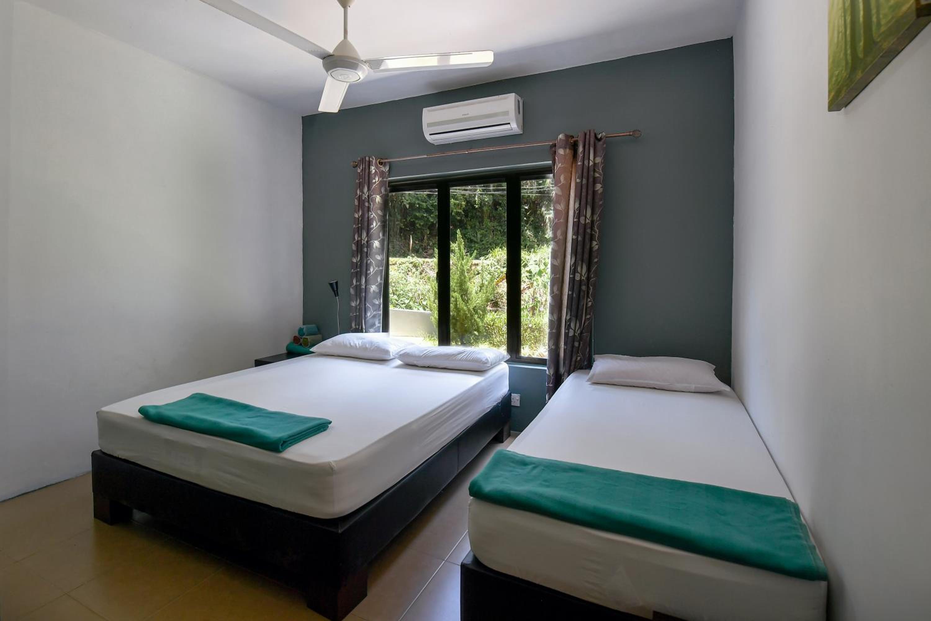 Triple Room with Private Bathroom photo 3