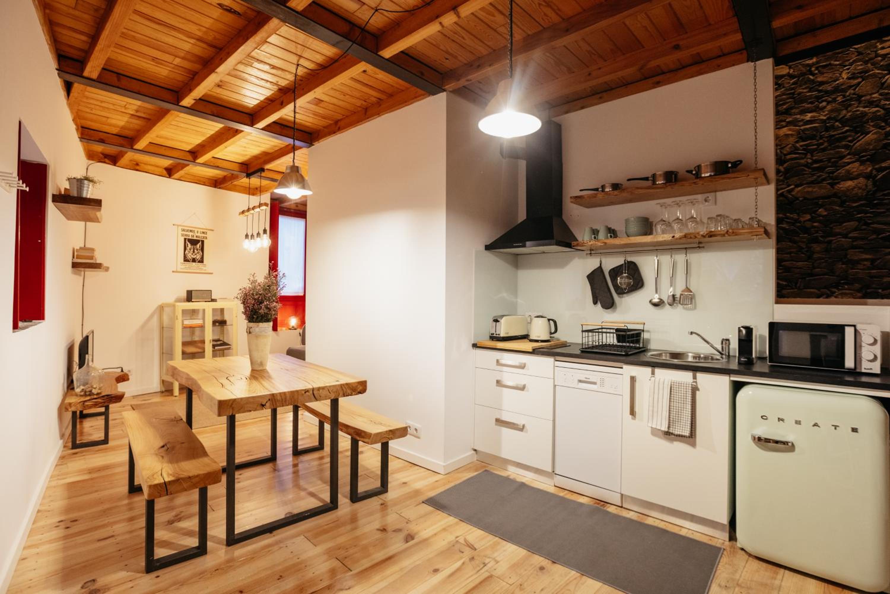 Two-Bedroom House - Photo 19