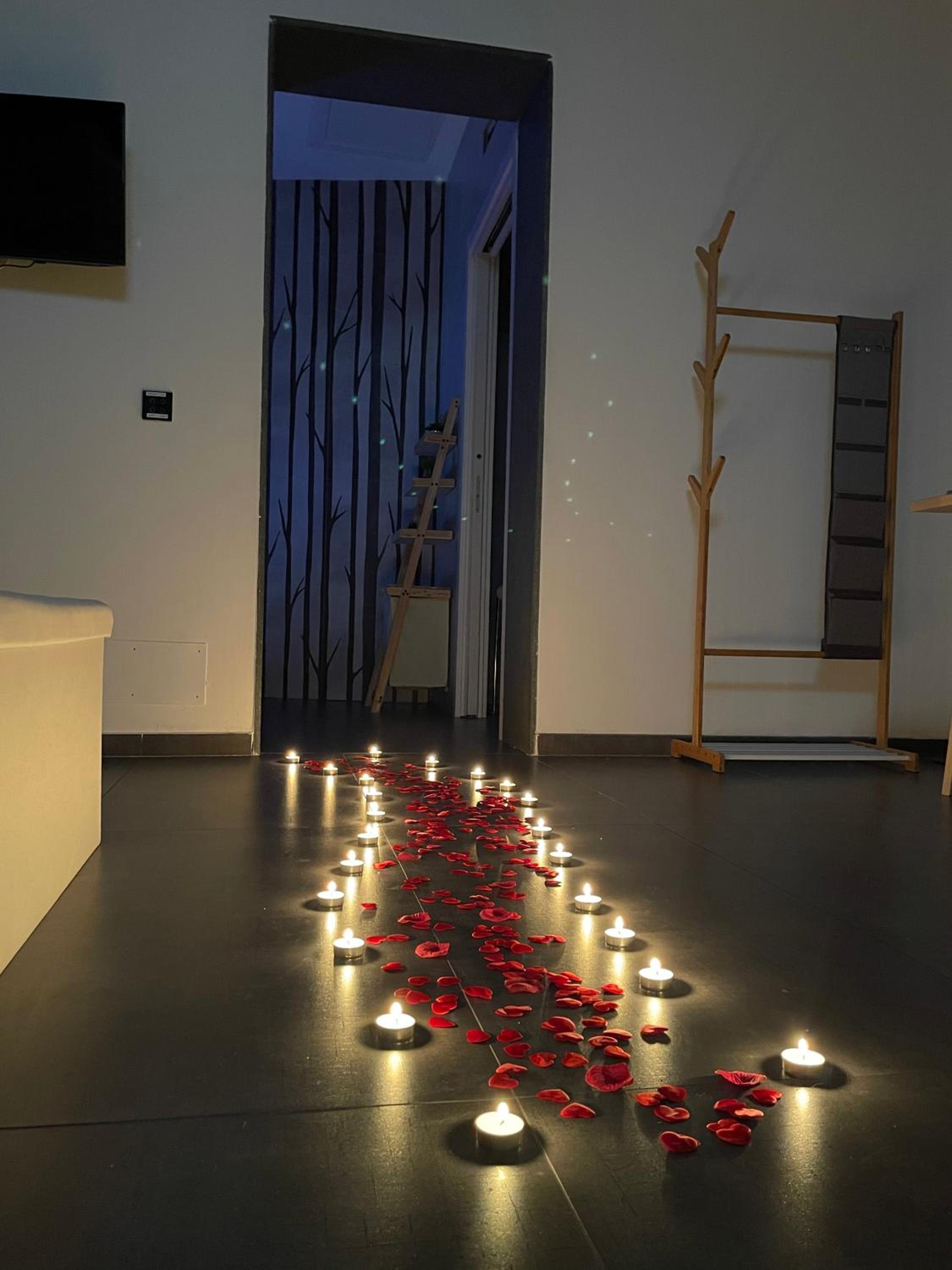 Suite with Spa Access - Photo 13