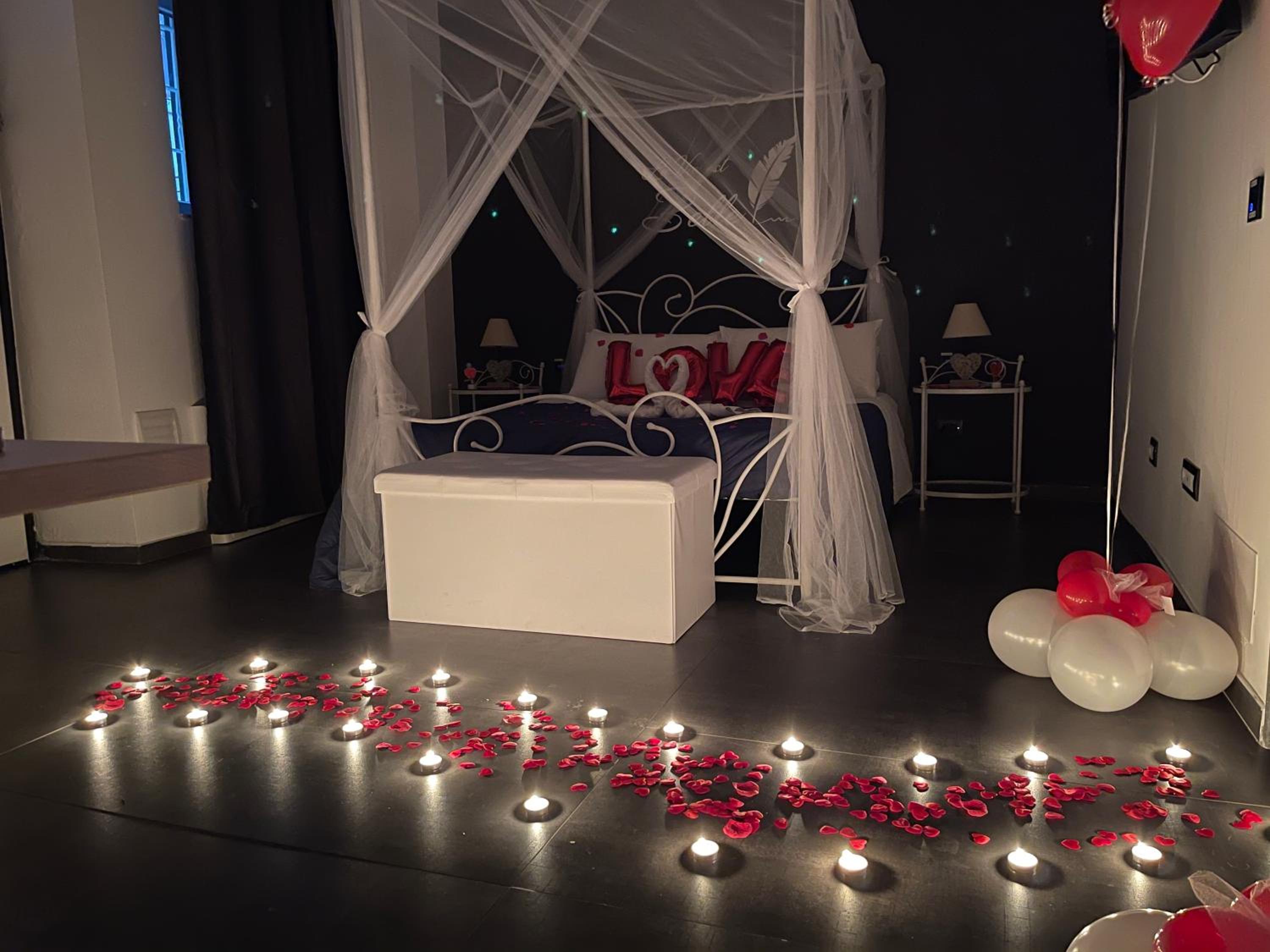 Suite with Spa Access - Photo 19