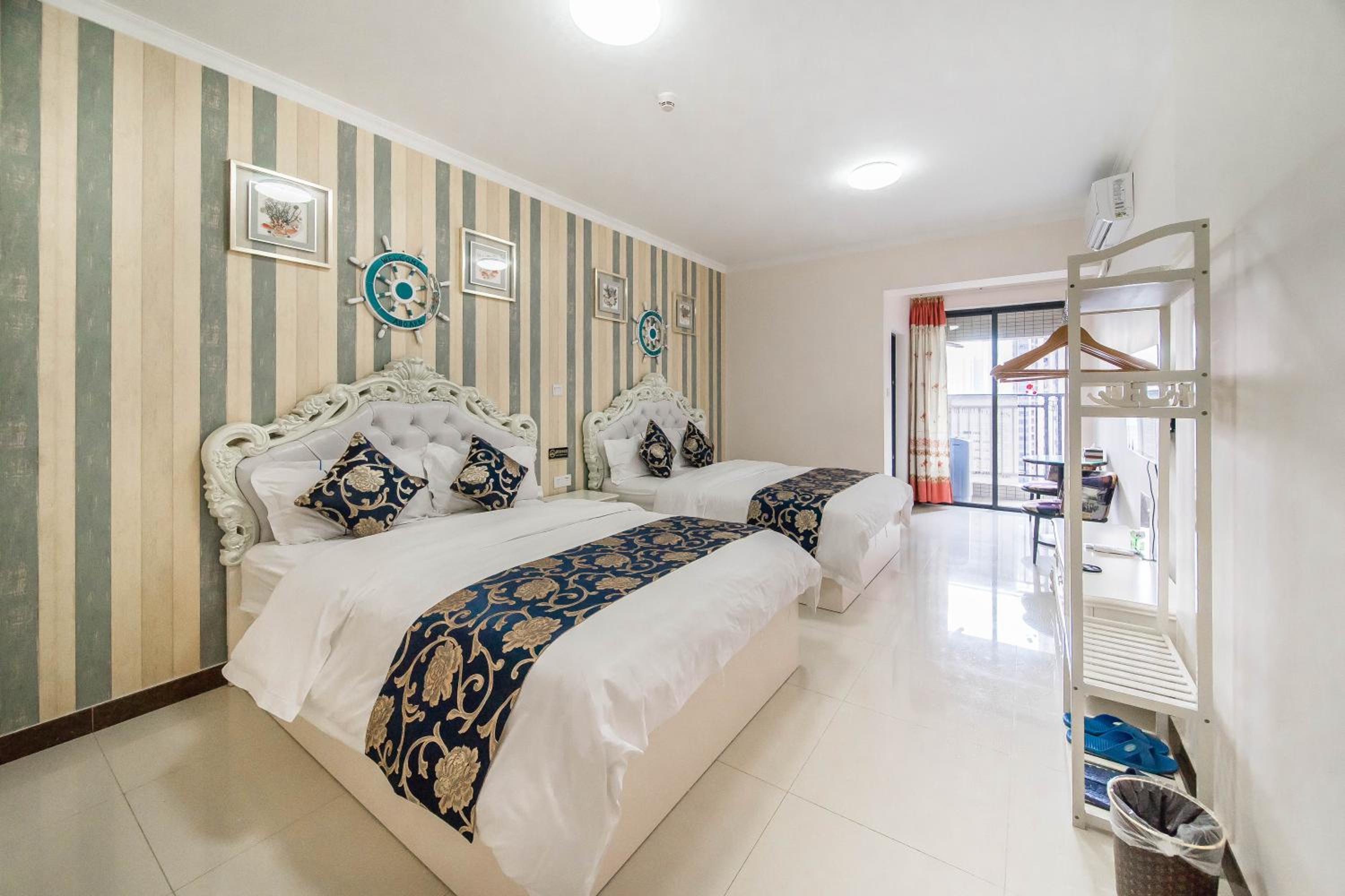 Deluxe Twin Room with City View