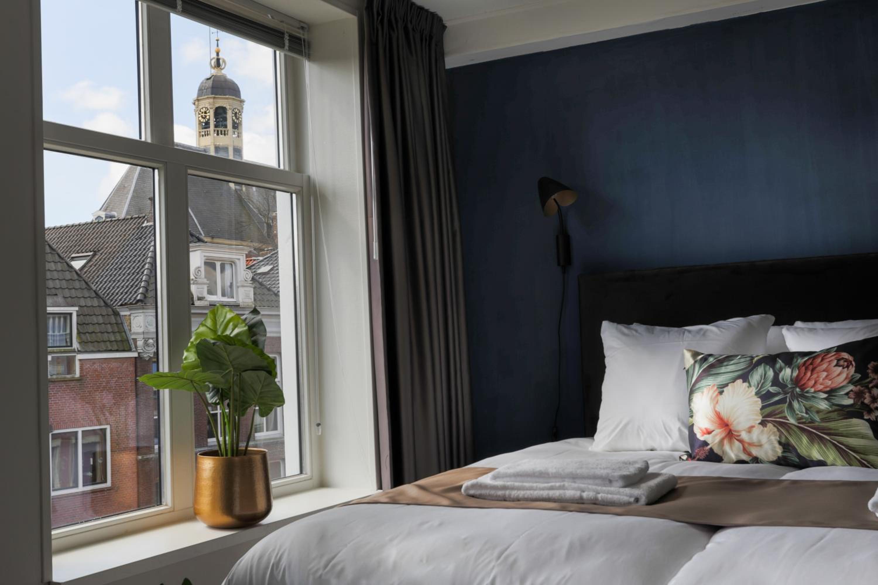 Twin Room with View - Photo 2
