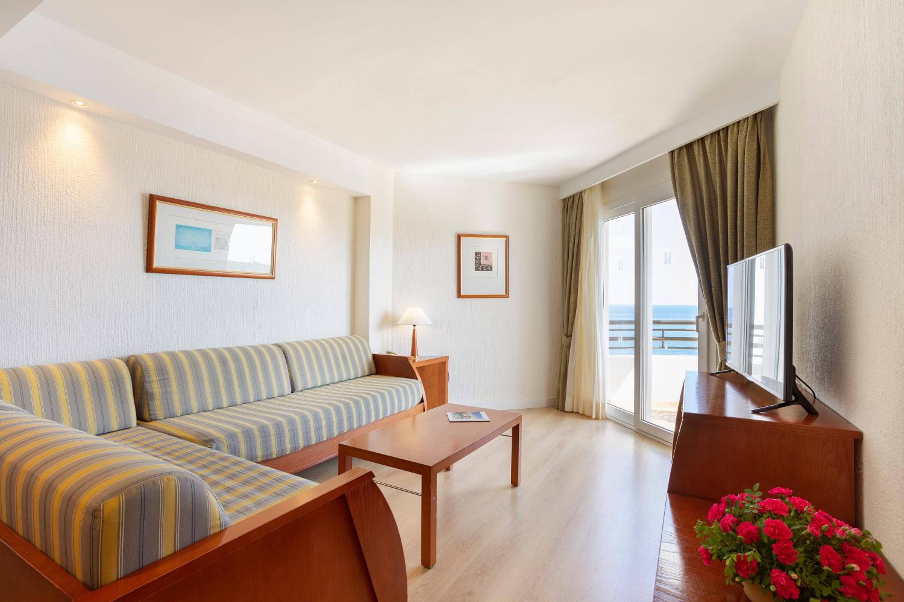 One-Bedroom Apartment - Photo 1