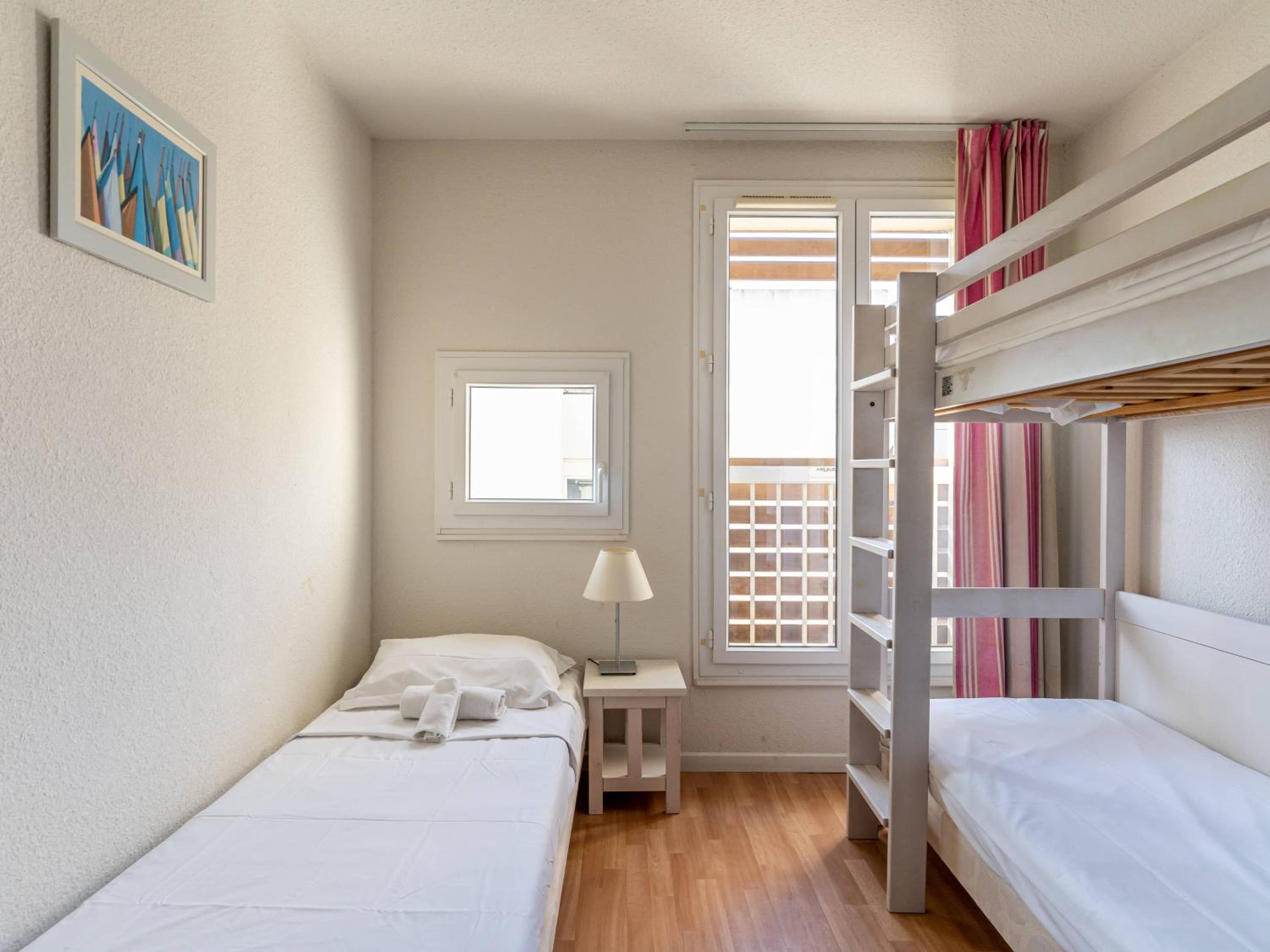 2 bedroom apartment 6 people photo 2