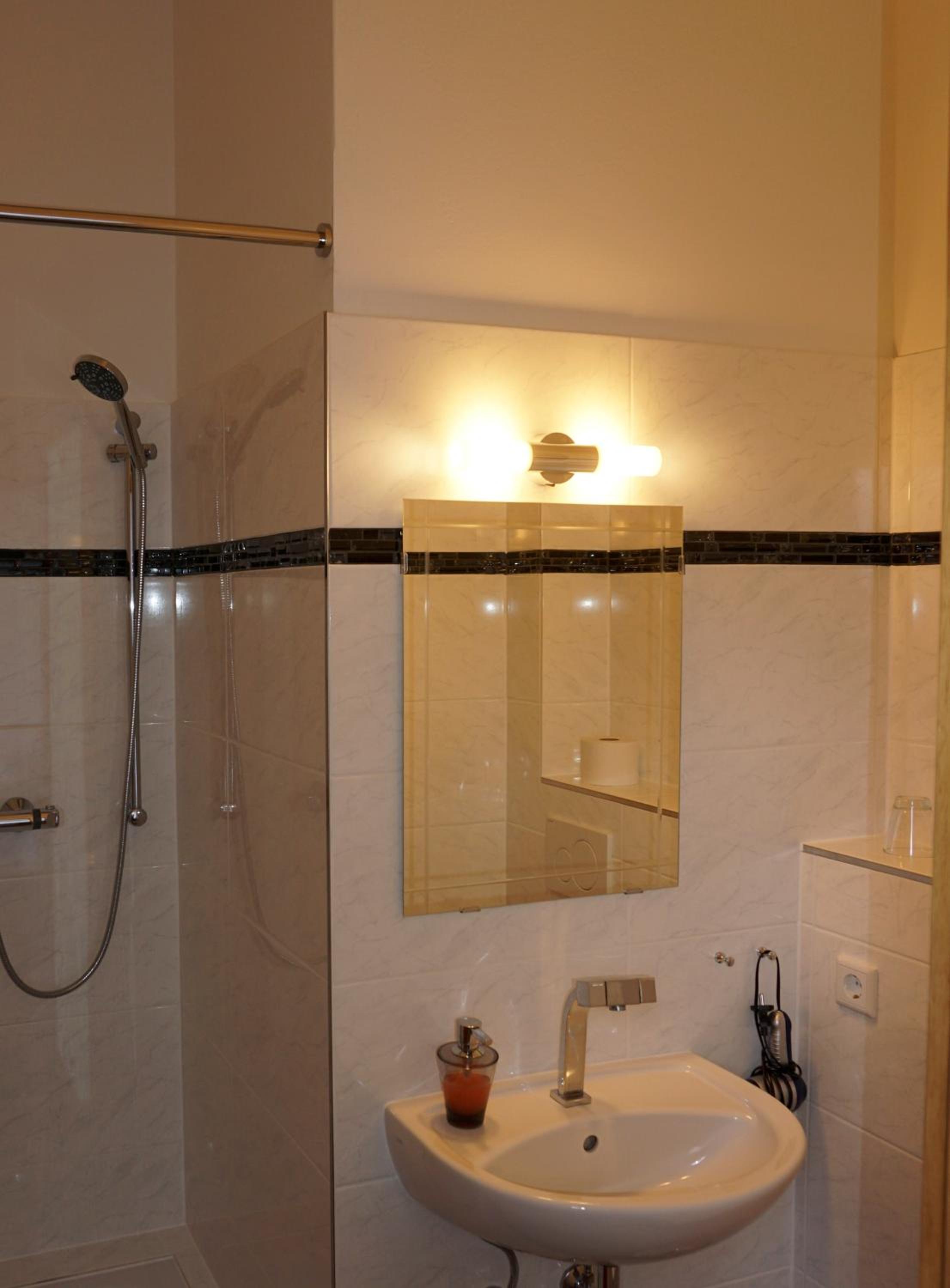 Double Room - Photo 3