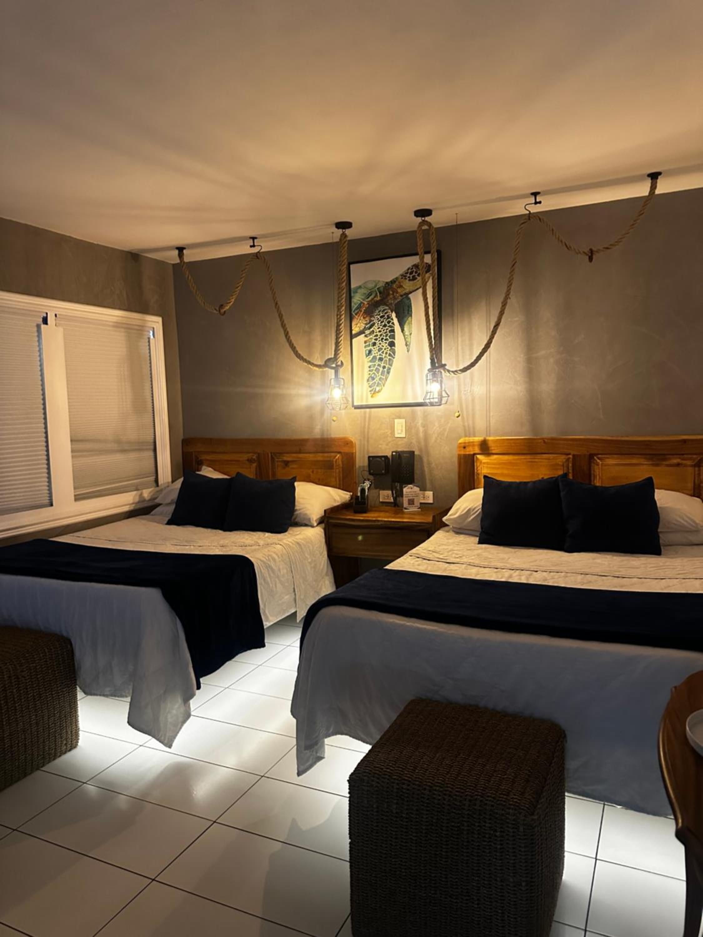 2 Queen Beds / AI Smart Room