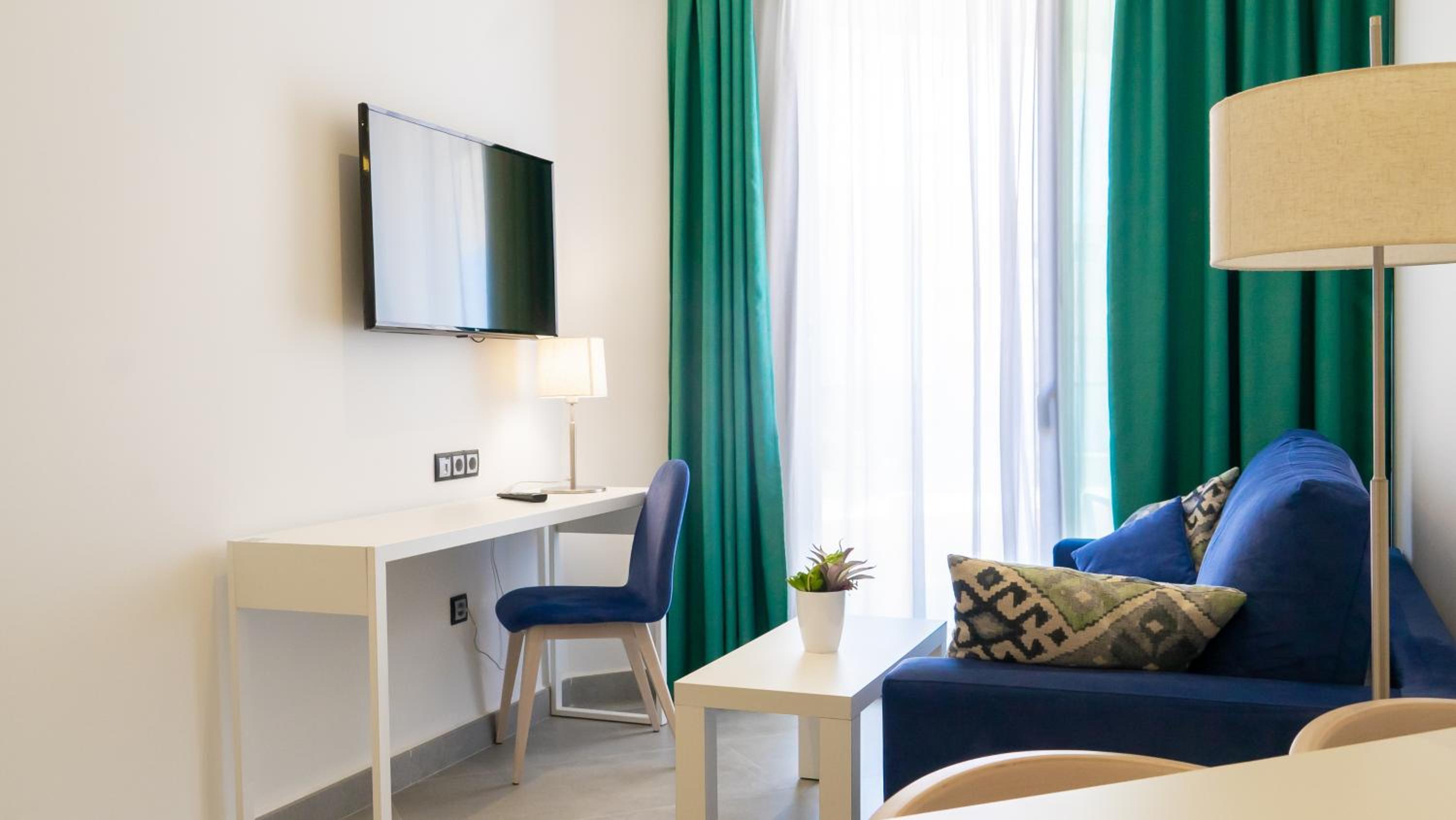 Deluxe Suite - Photo 85