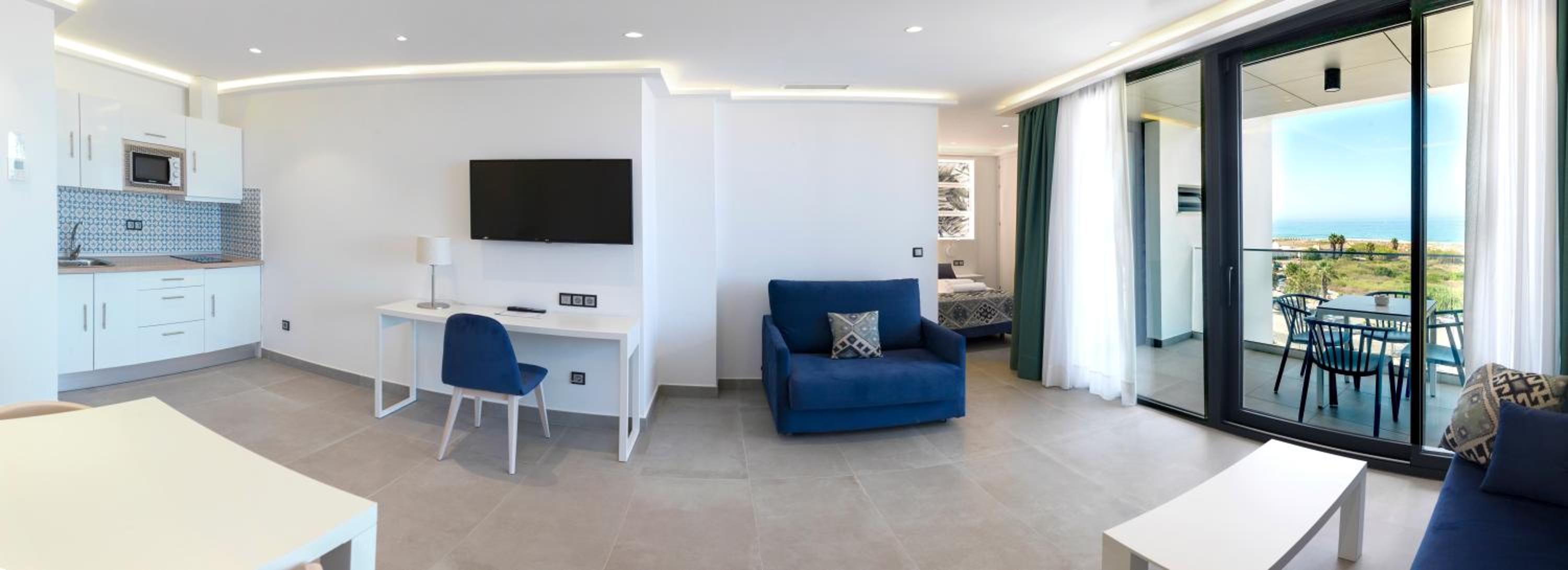 Deluxe Suite - Photo 6