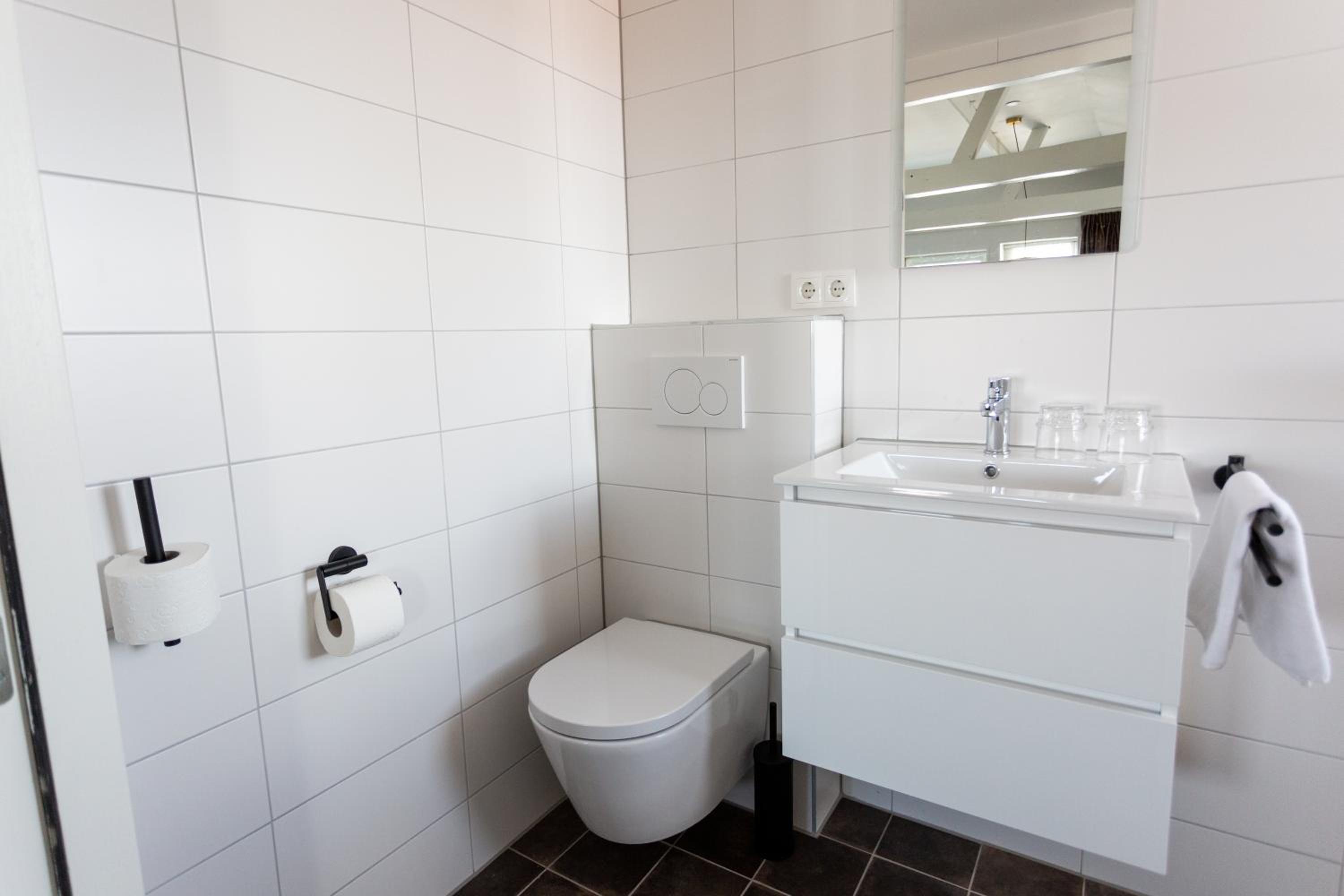 Standard Twin Room - Photo 2