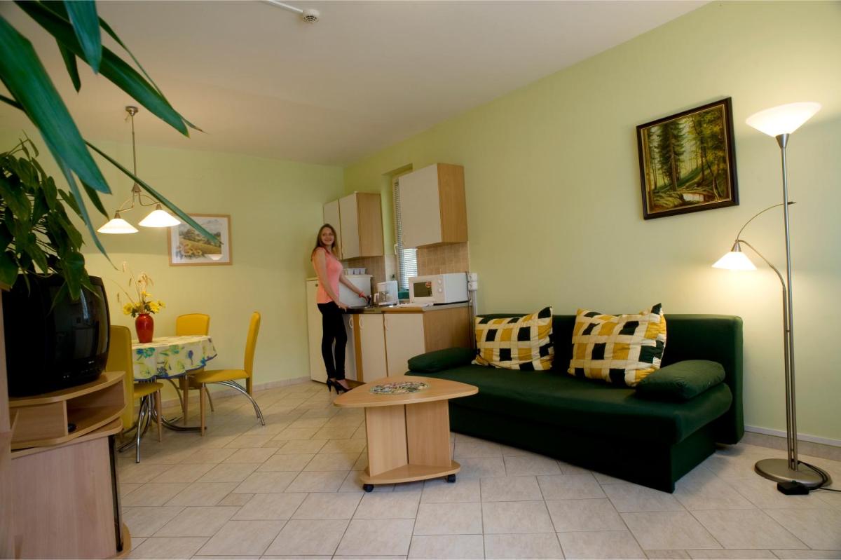 One-Bedroom Apartment with Terrace photo 1