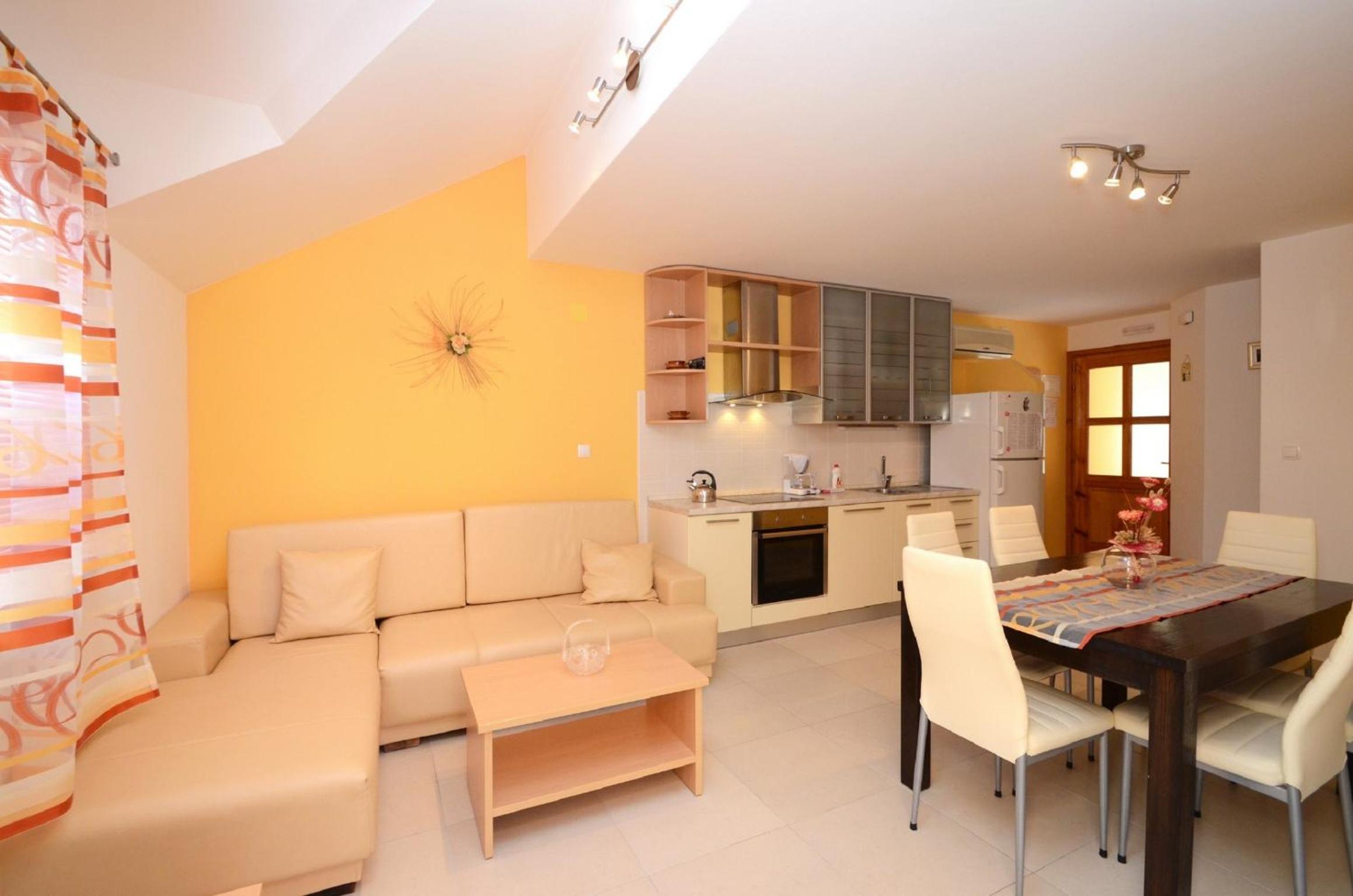 Standard Two Bedroom Apartment with Terrace and Sea View photo 3
