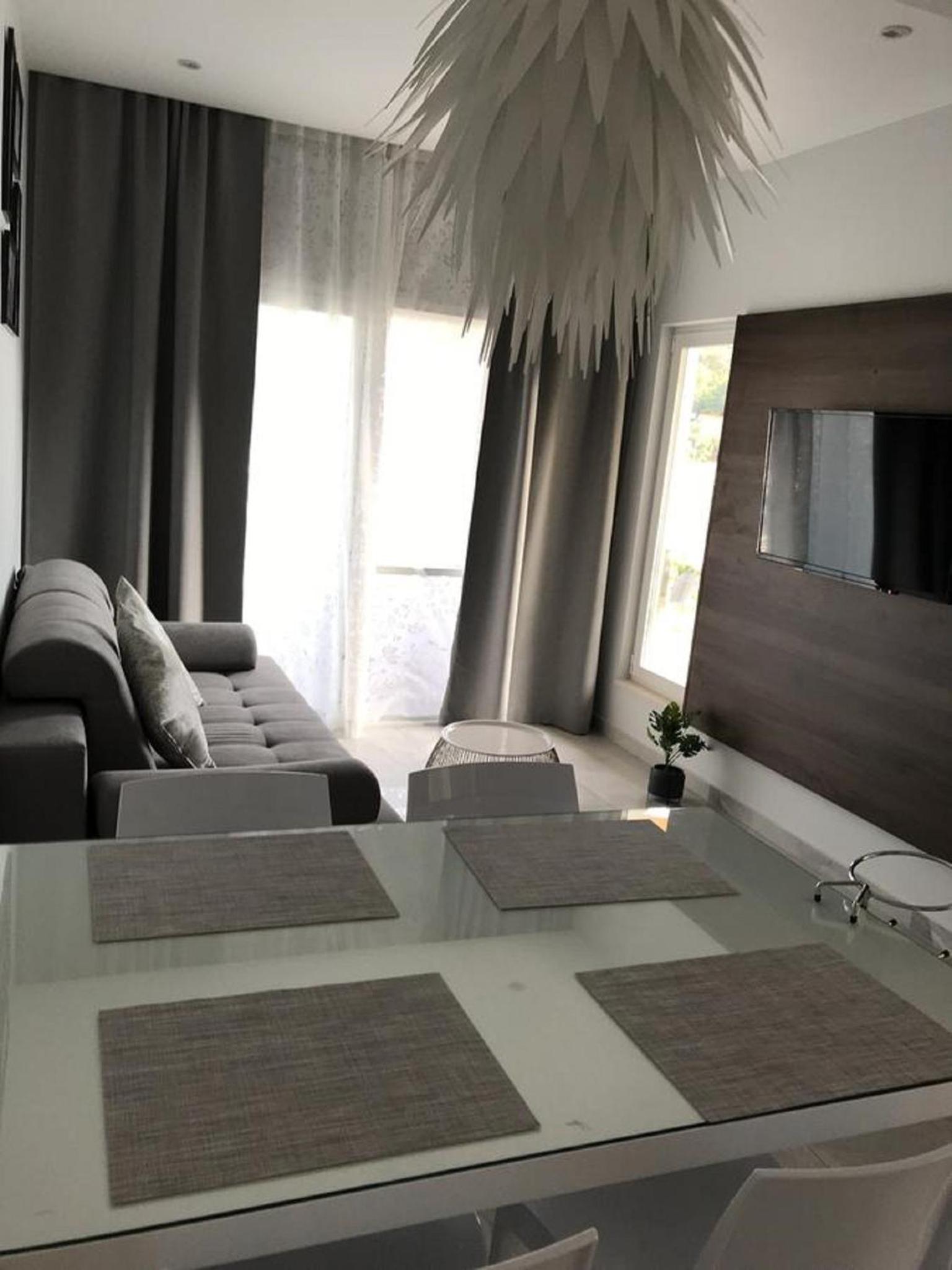One Bedroom Apartment with Terrace and Sea View photo 1