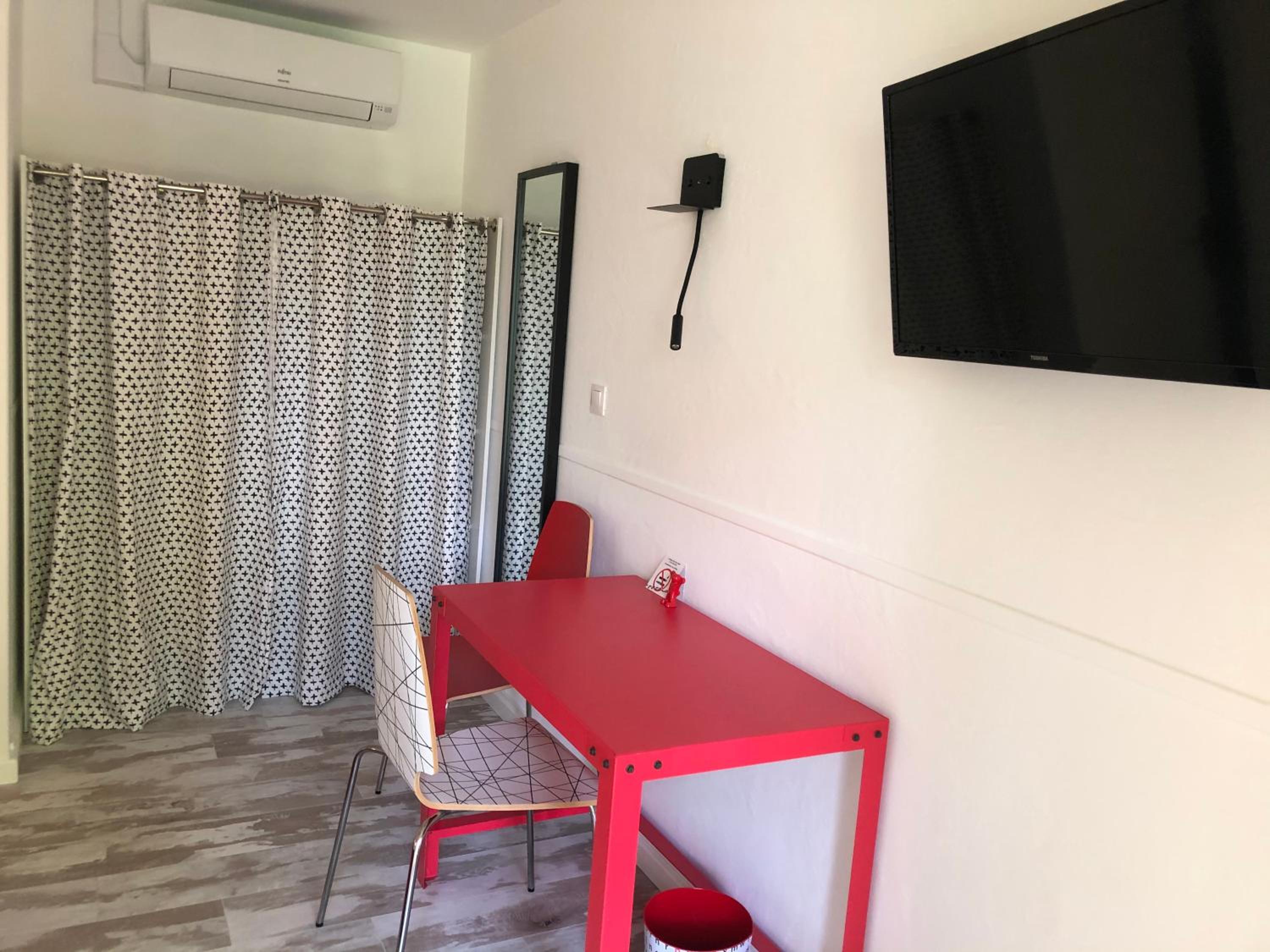 Double Room - Photo 28