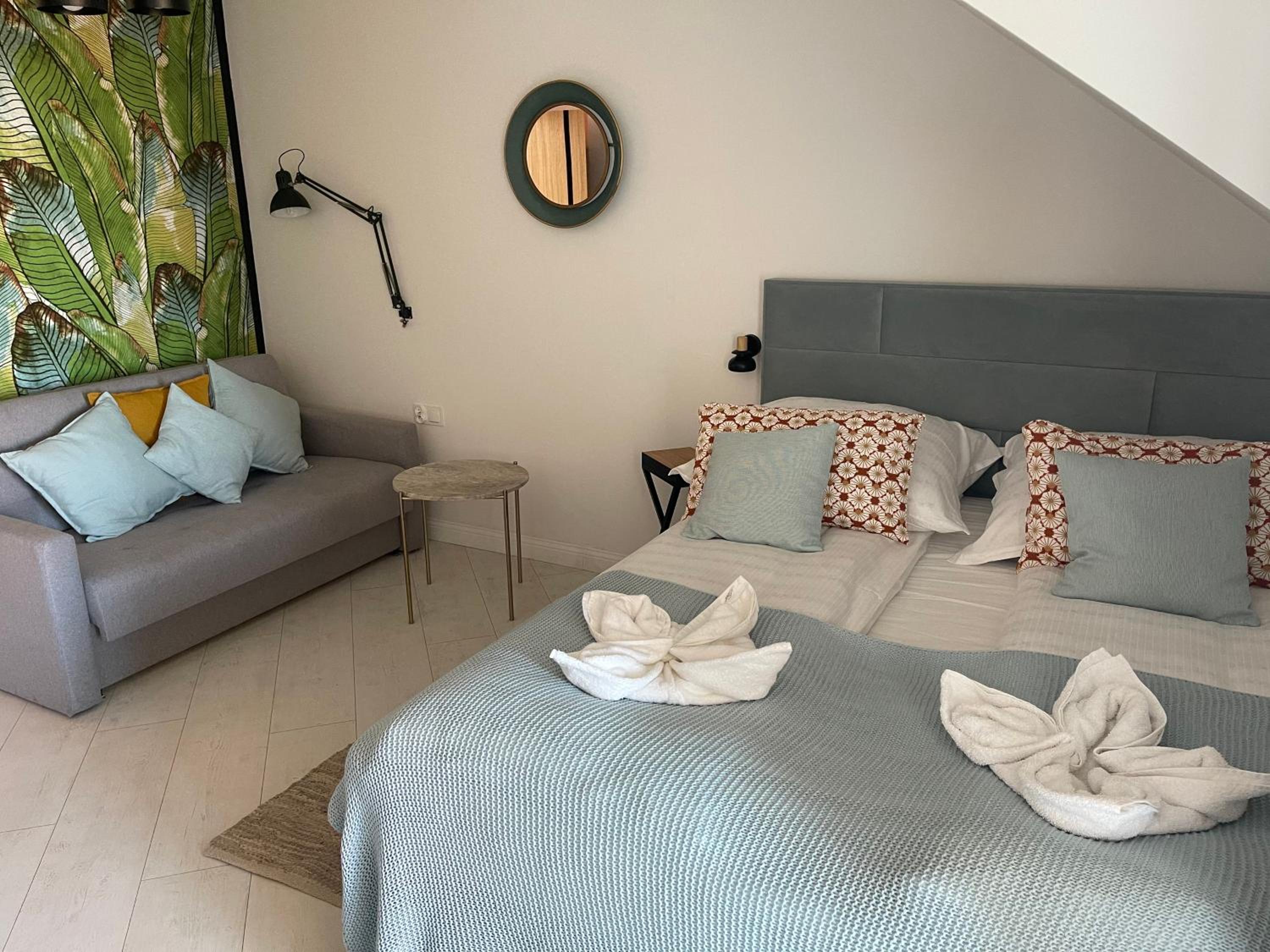 Deluxe Double Room with Side Sea View - Photo 1
