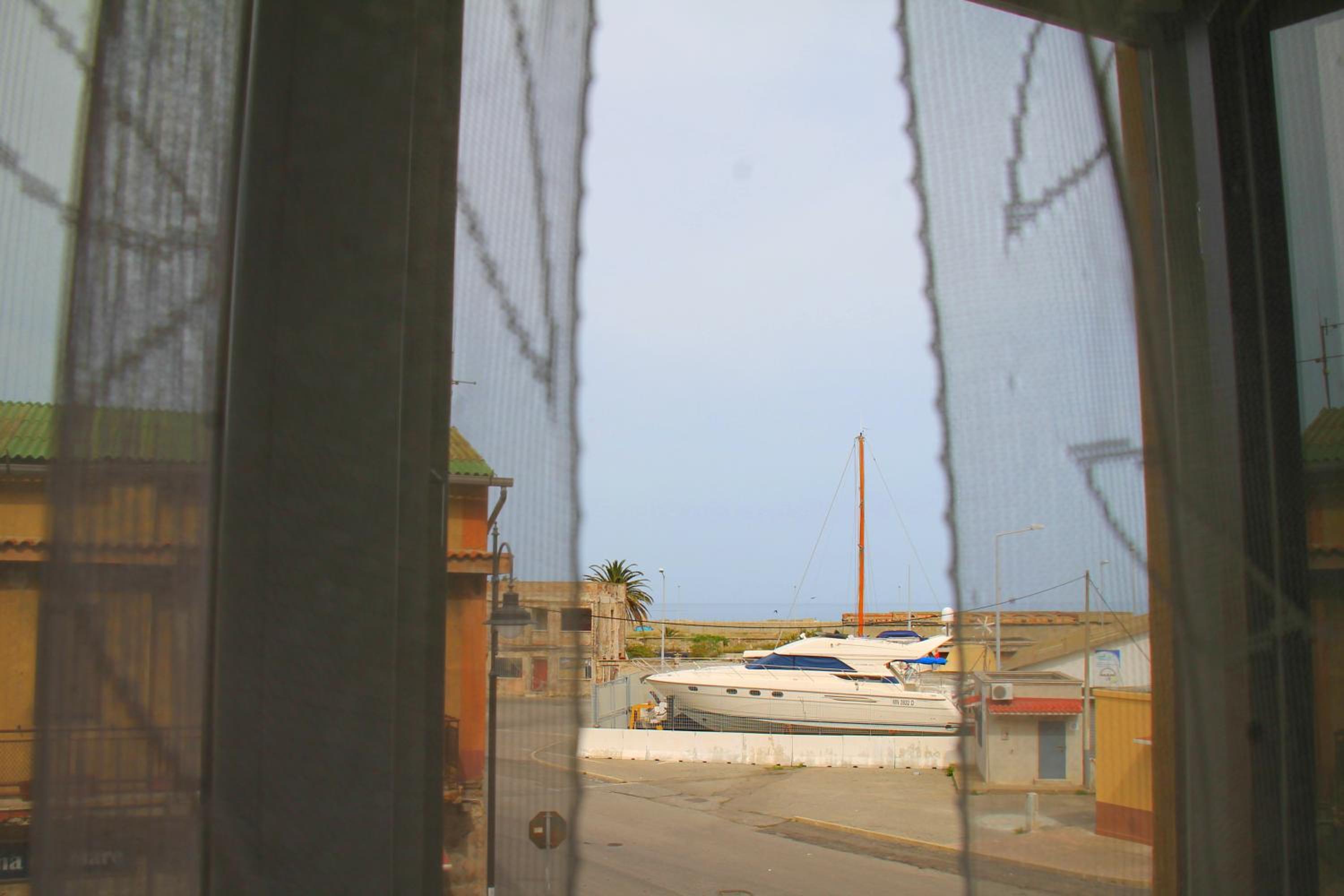 Triple Room with Sea View - Photo 12