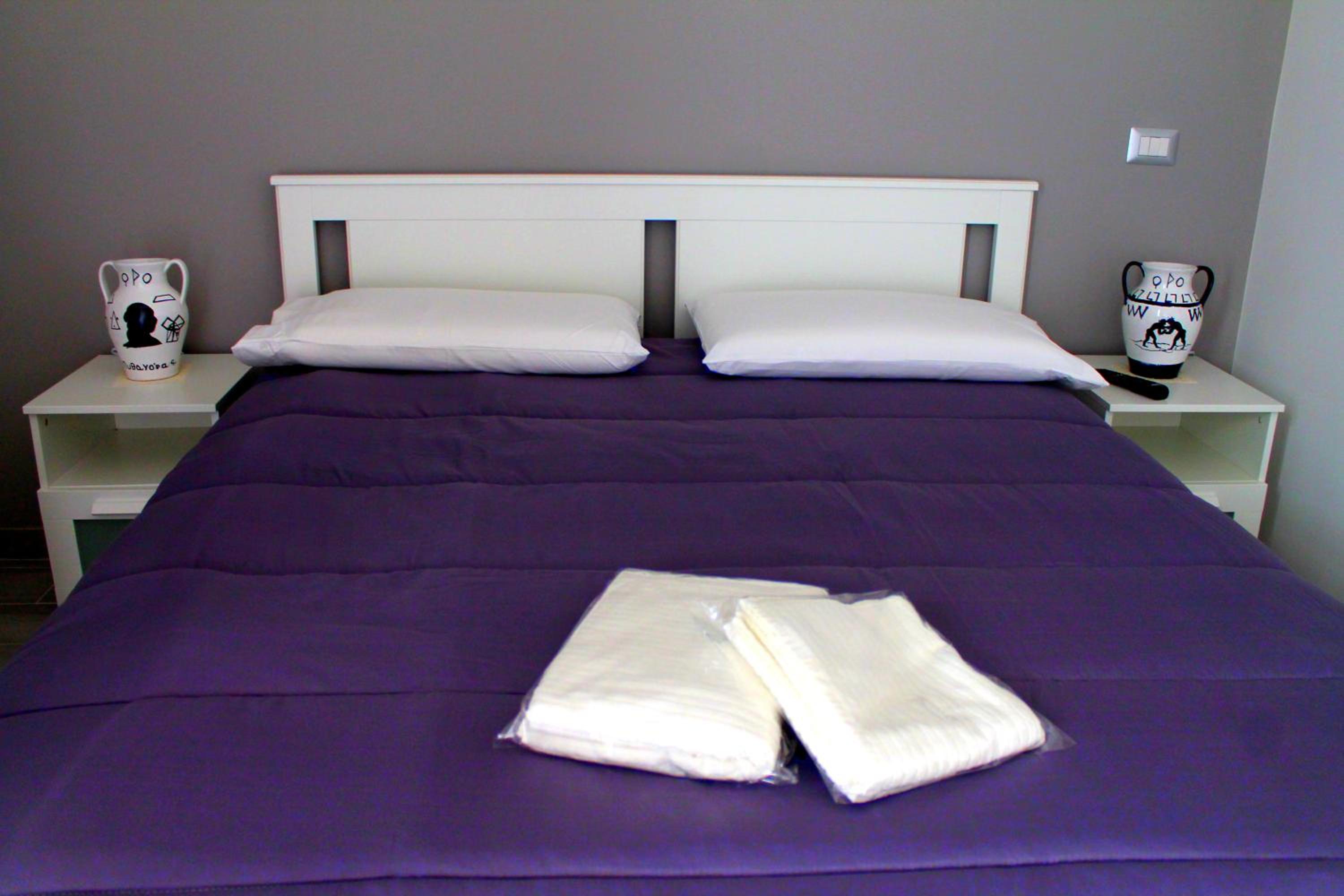 Double Room with Balcony - Photo 4