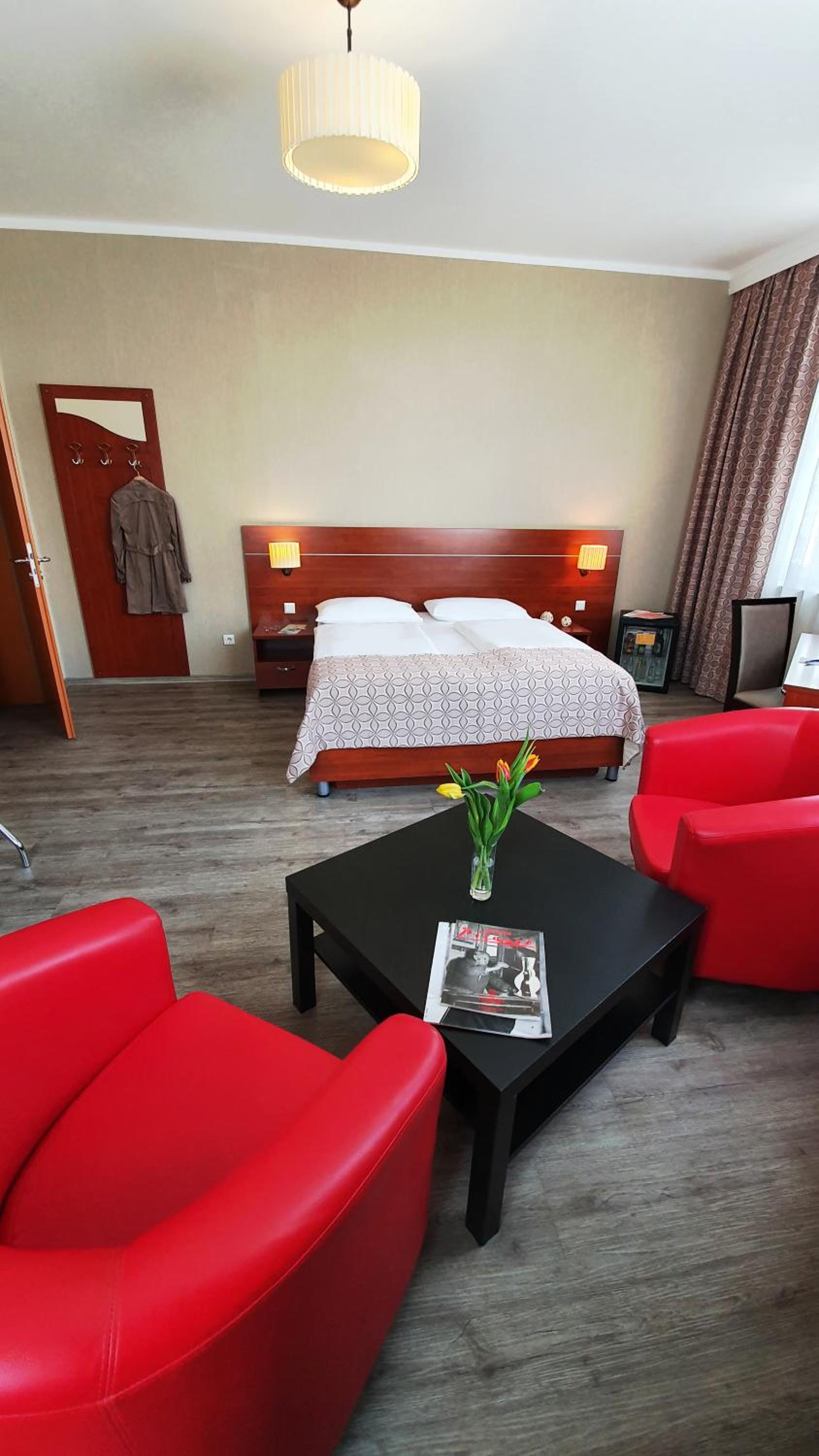 Standard Double Room - Photo 25