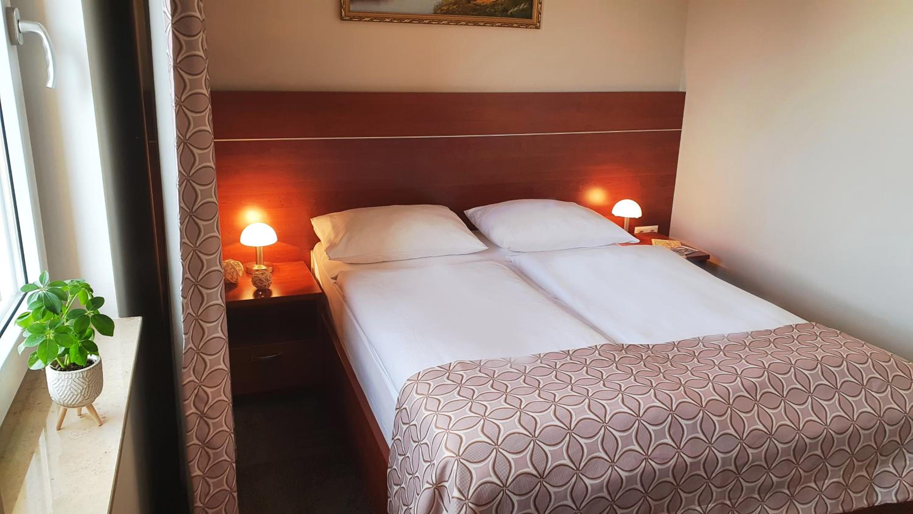 Standard Double Room - Photo 26