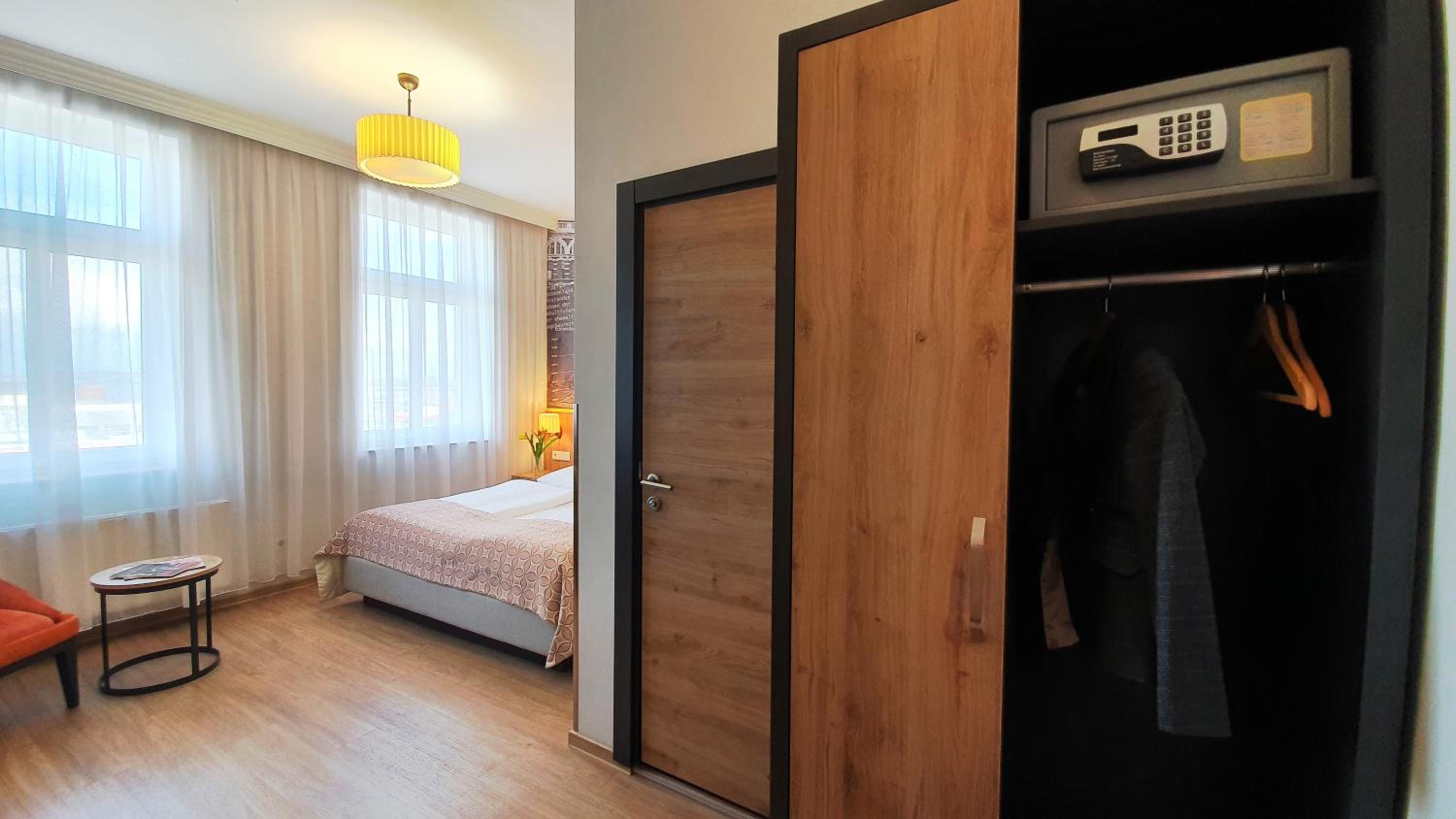 Standard Double Room - Photo 27
