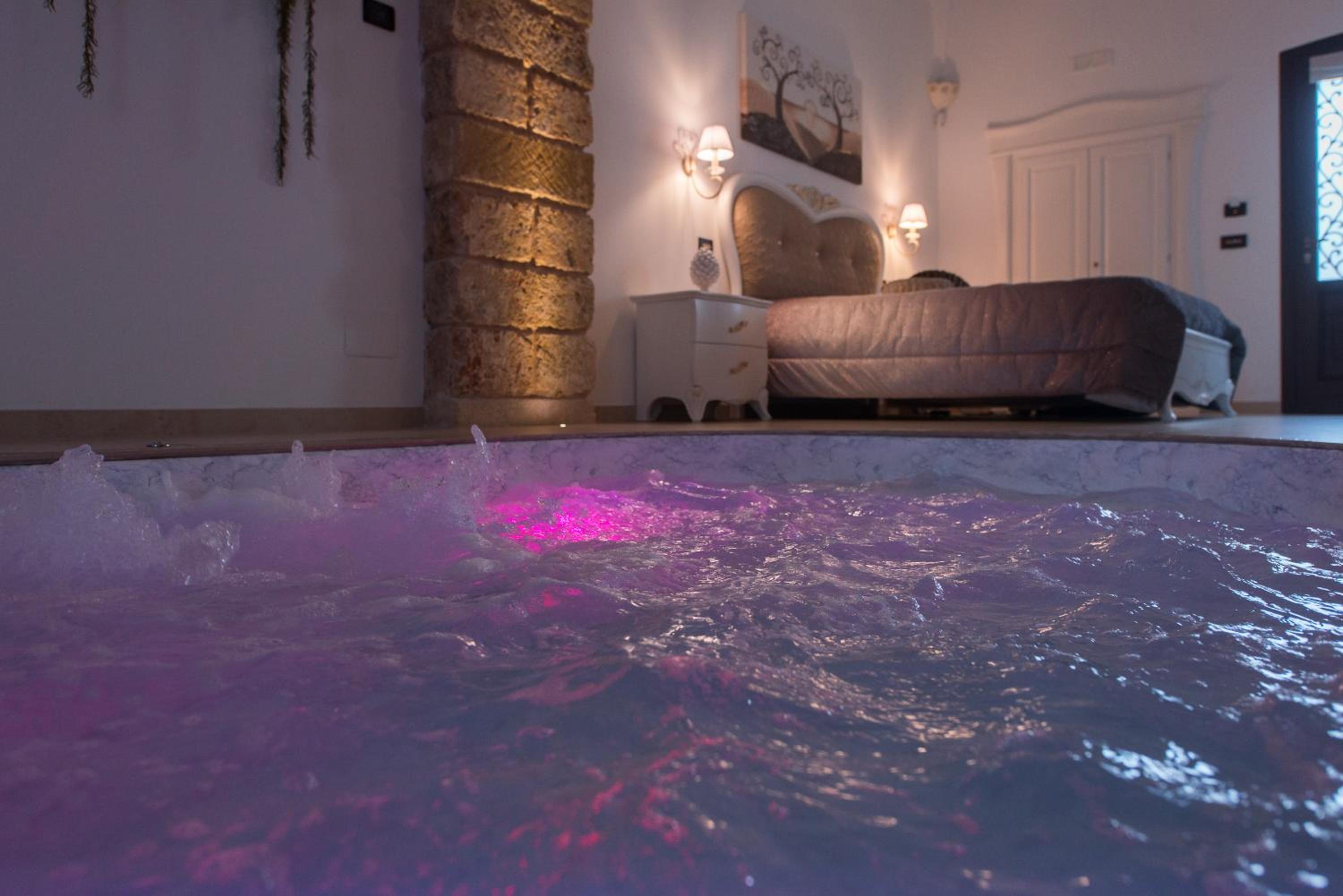 King Suite with Pool View - Photo 4