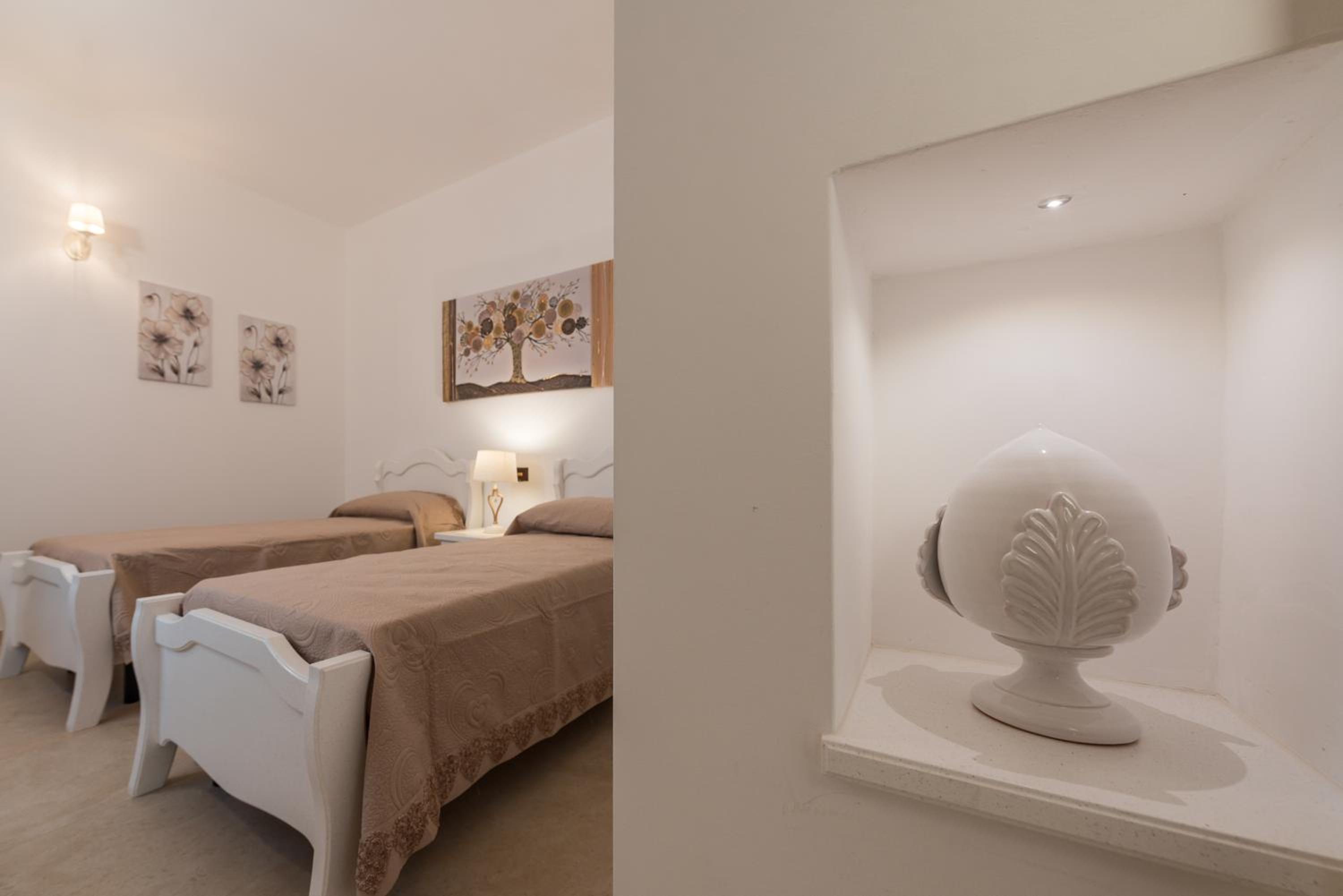 King Suite with Pool View - Photo 8
