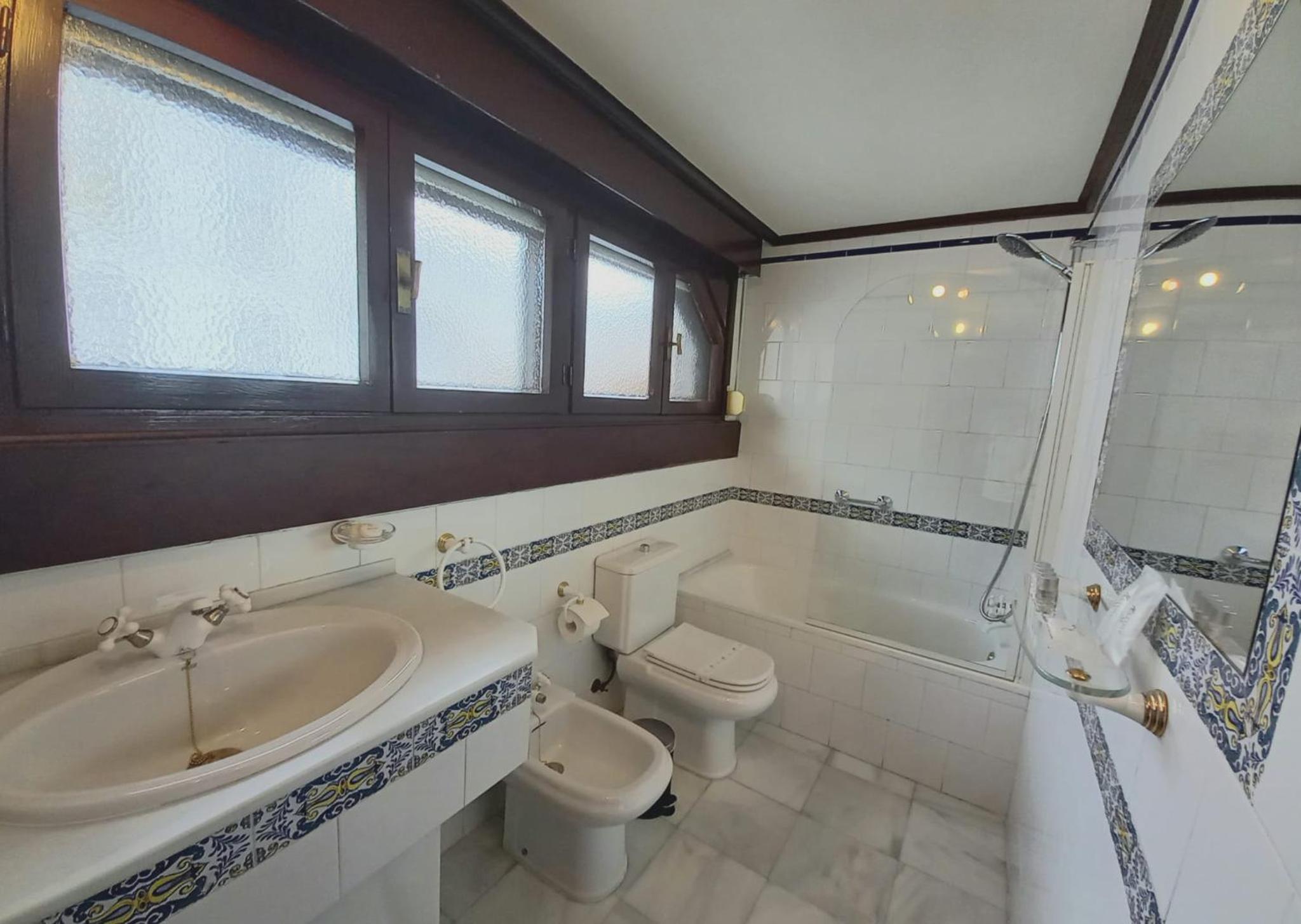 Double Room - Photo 24