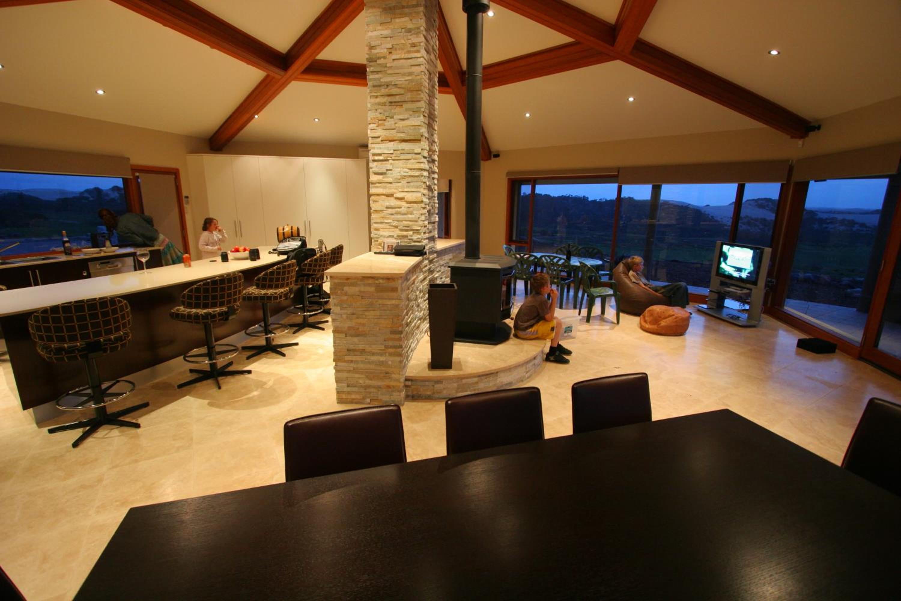 Four-Bedroom Vacation Home photo 3