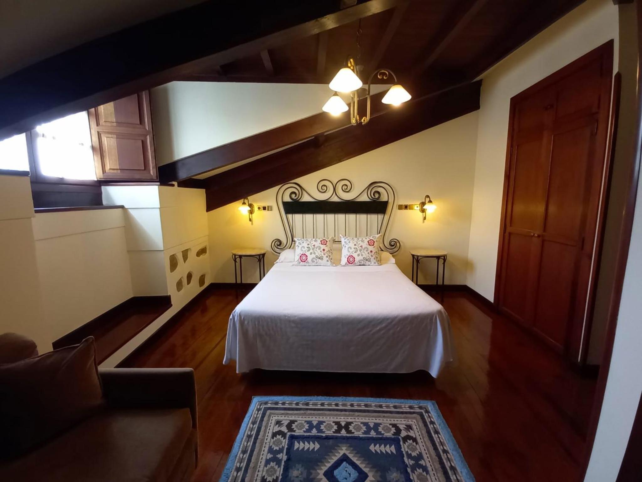 Double Room - Photo 15