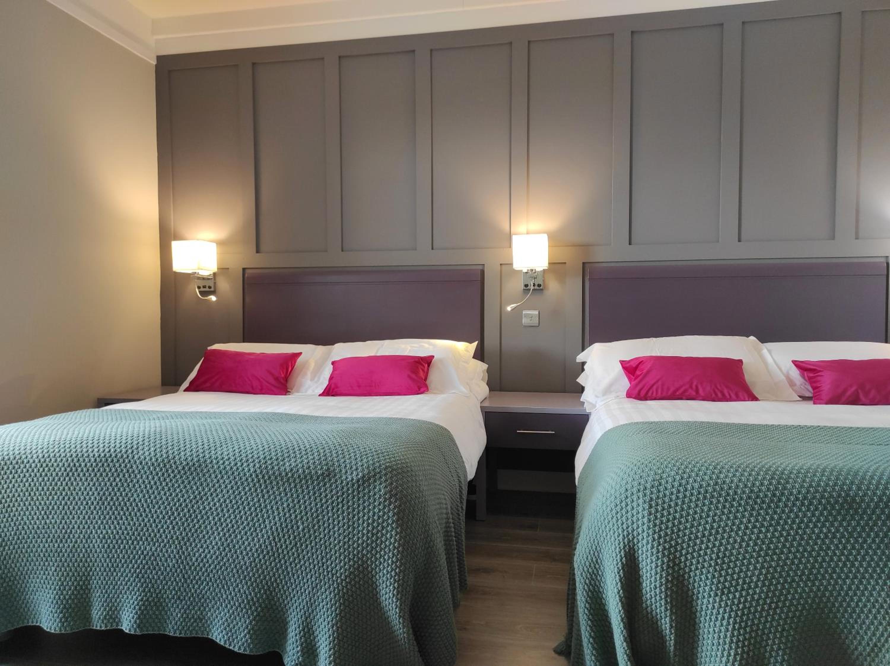 Superior Double and Single Room photo 2
