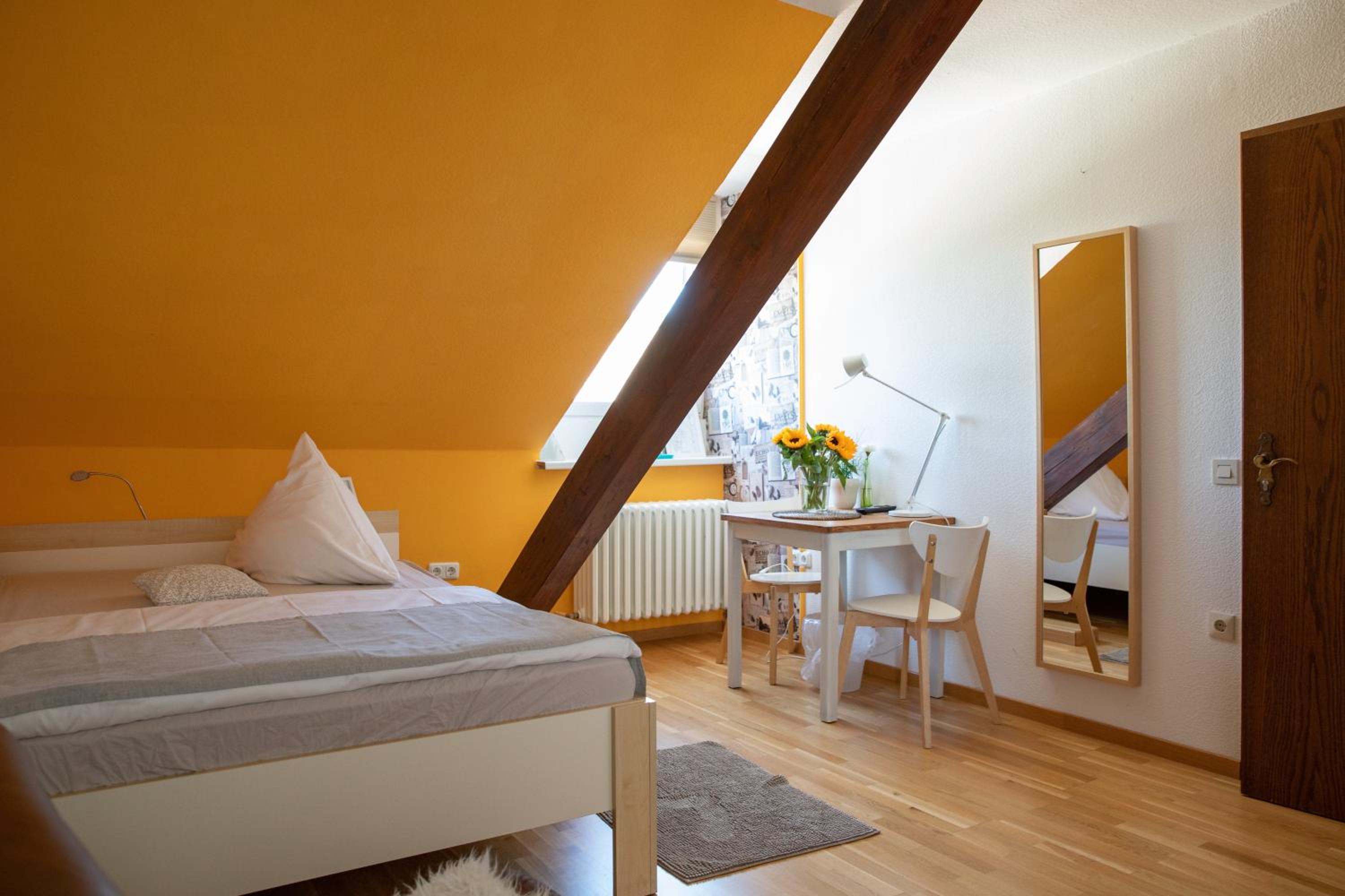 Single Room with Queensize Bed photo 3