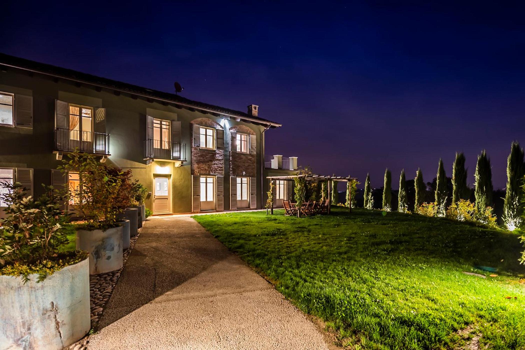 Five-Bedroom Villa photo 2
