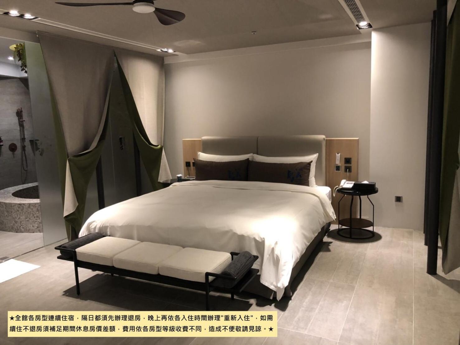 Deluxe Double Room (Check-in after 22:00) - Photo 15