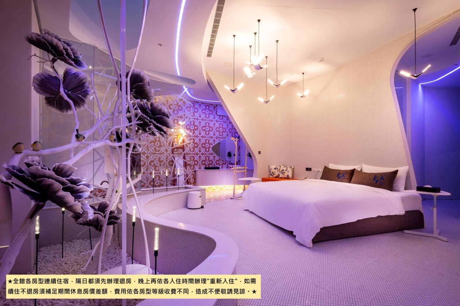 Deluxe Double Room (Check-in after 22:00) - Photo 1