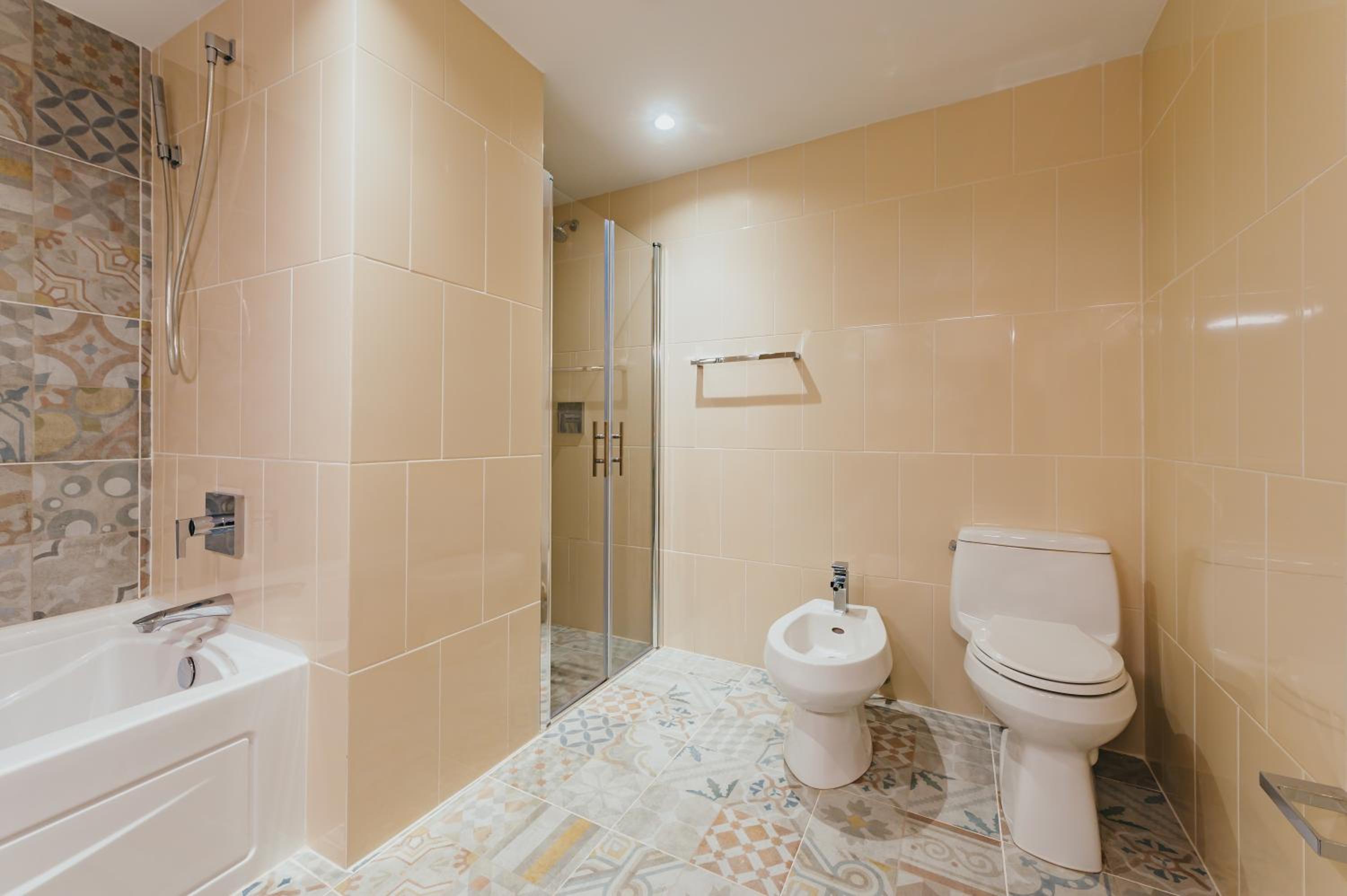 Premium Three-Bedroom Suite with Ocean View photo 2