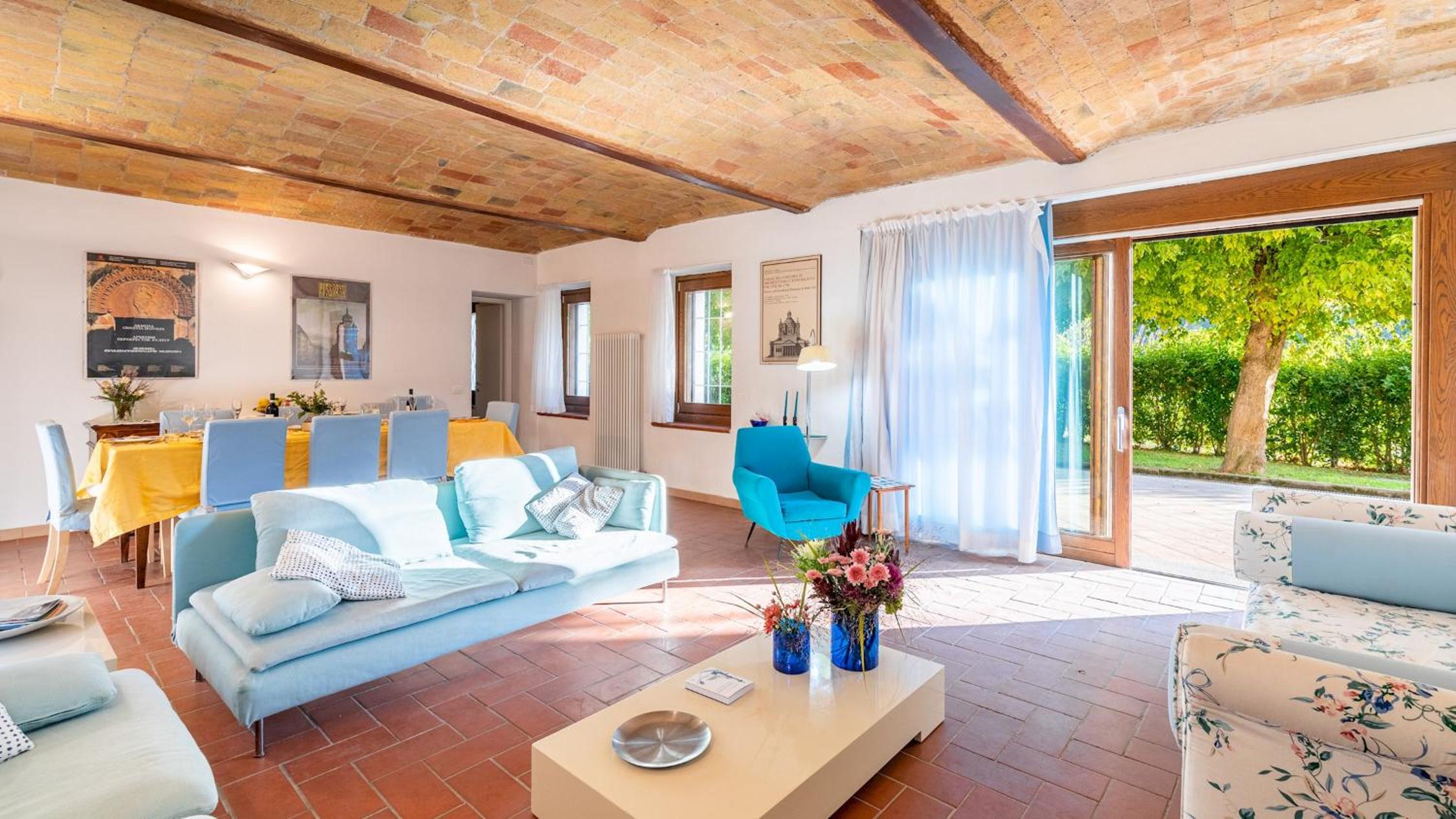 Five-Bedroom Villa photo 1