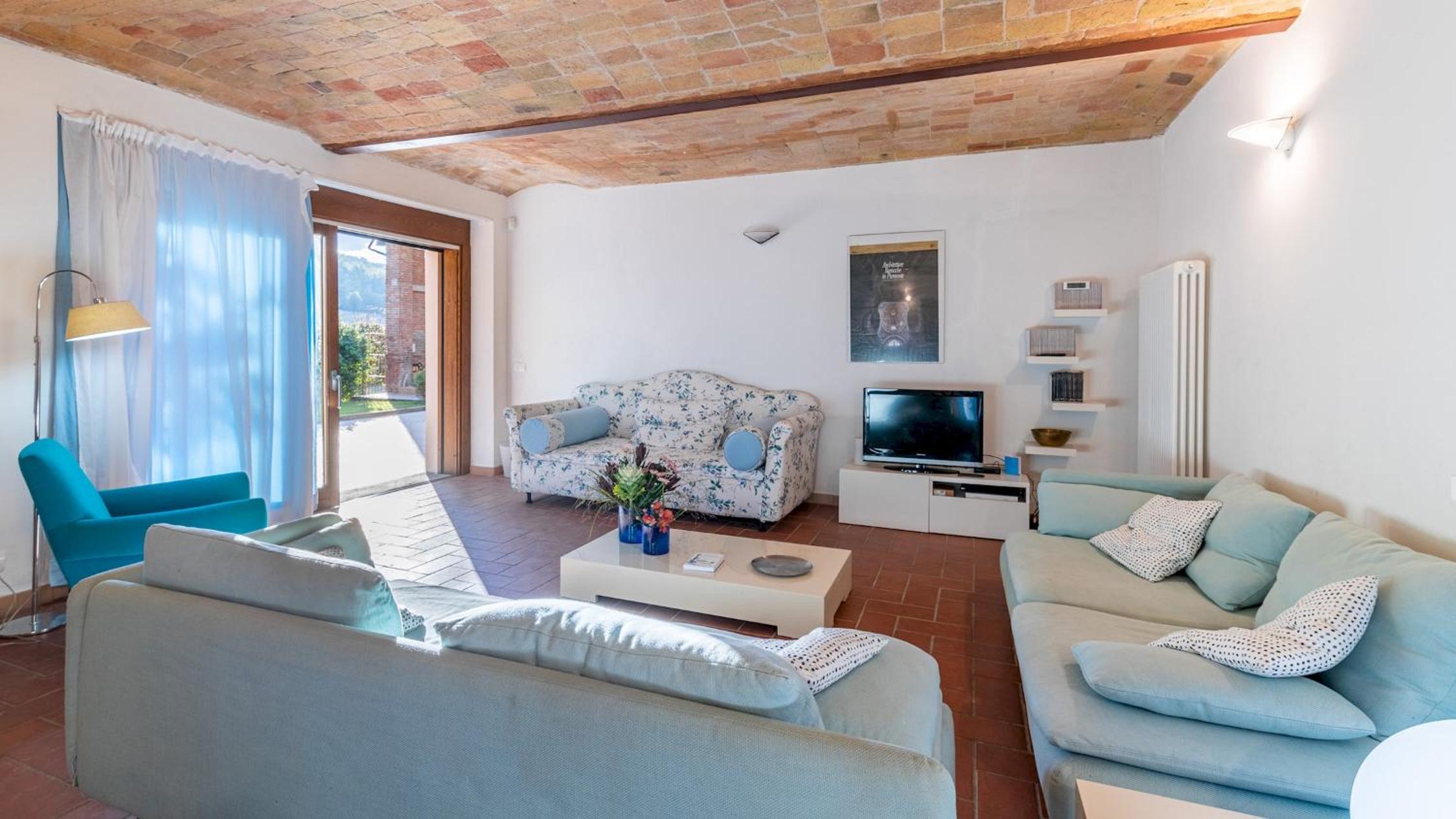 Five-Bedroom Villa photo 2