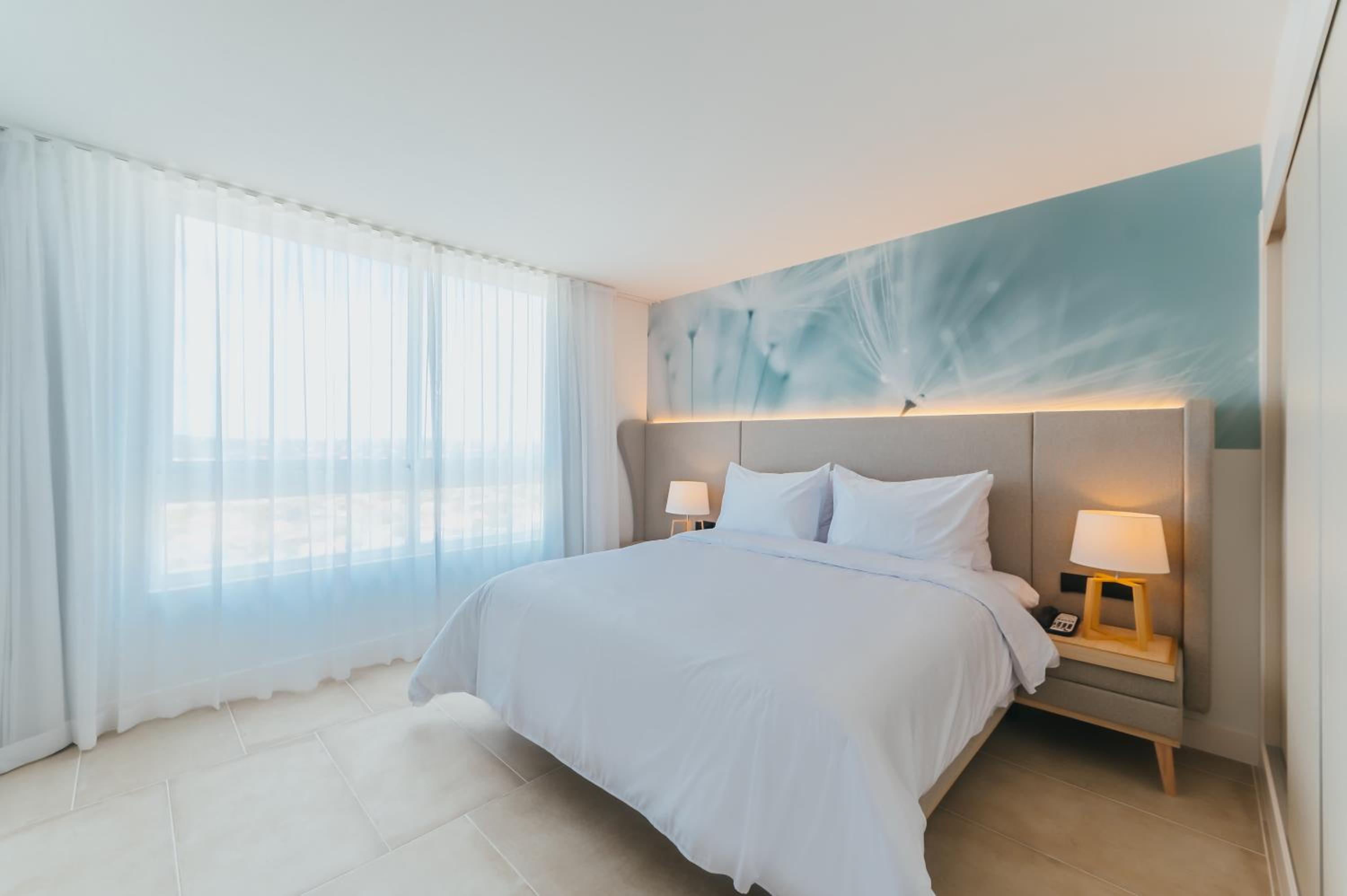 Two-Bedroom Premium Suite with Island View  - Photo 1