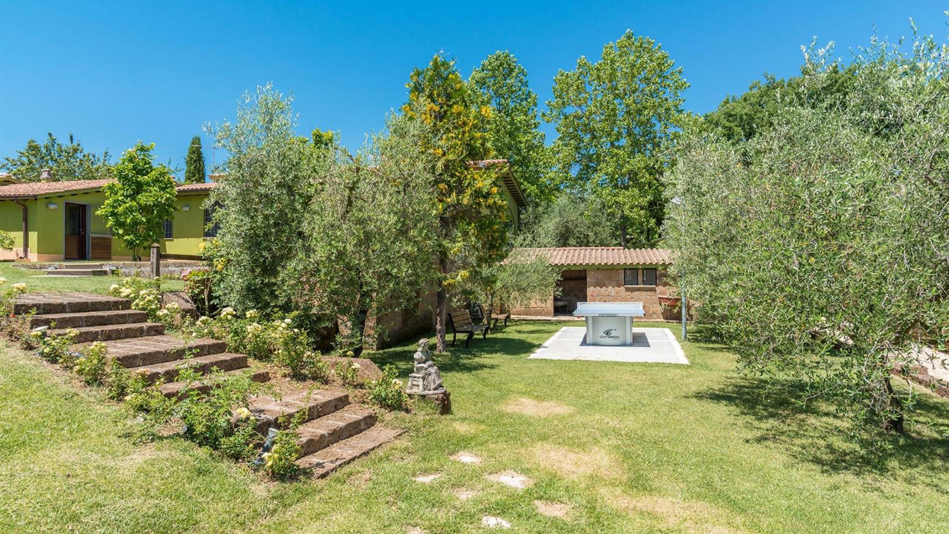 Nine-Bedroom Villa photo 2