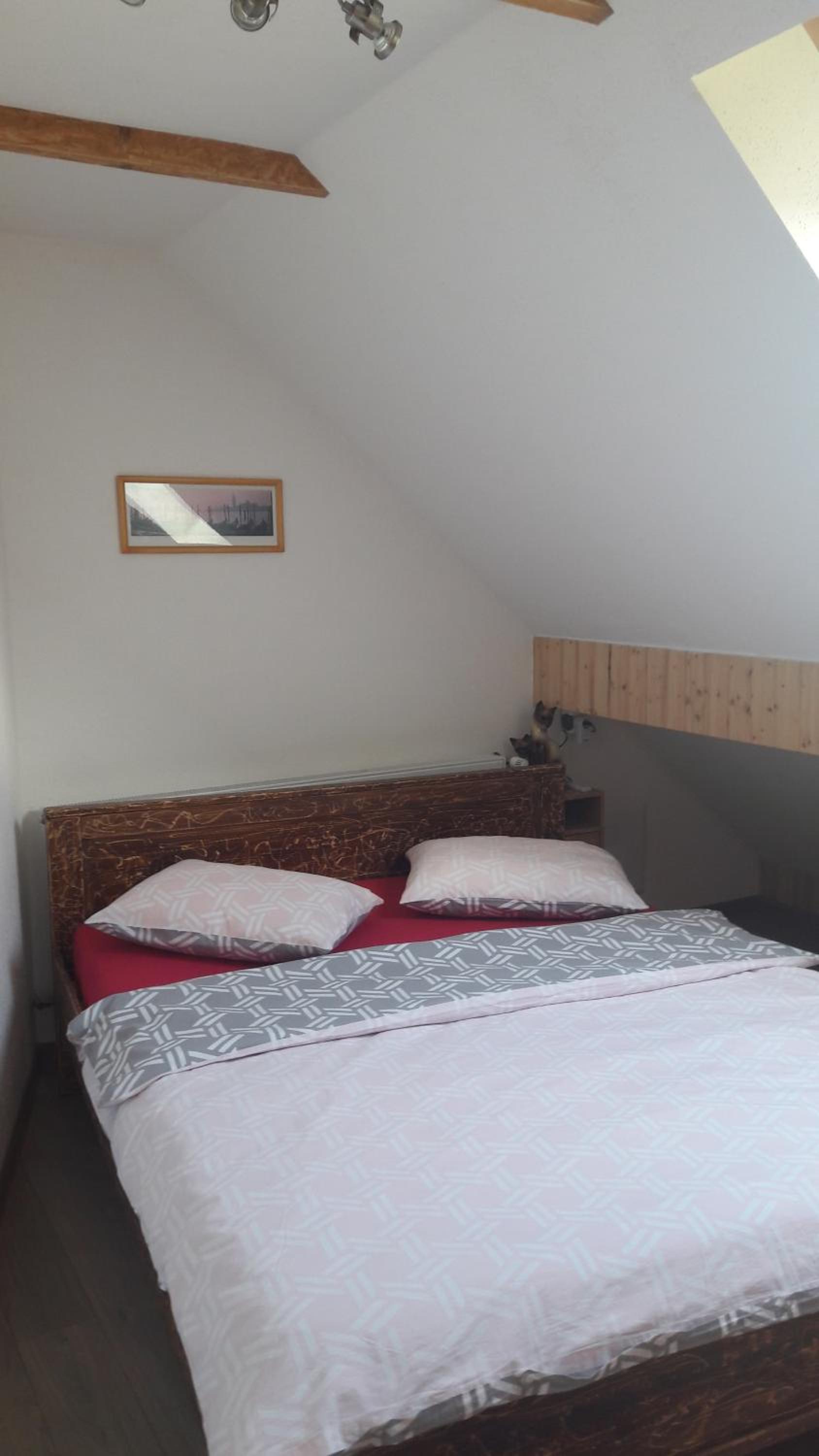 Small Double Room - Photo 13