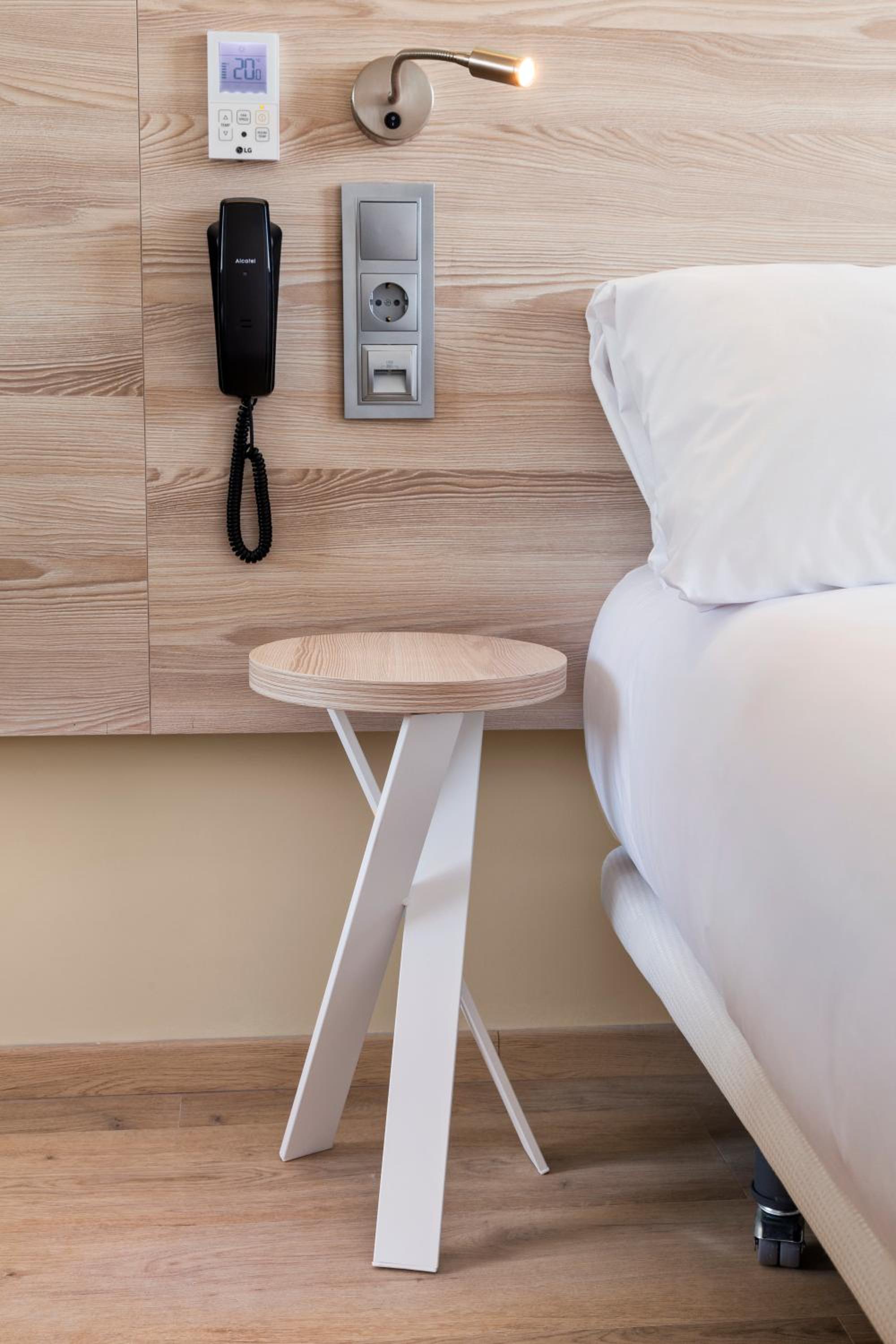 Twin Room - Photo 8