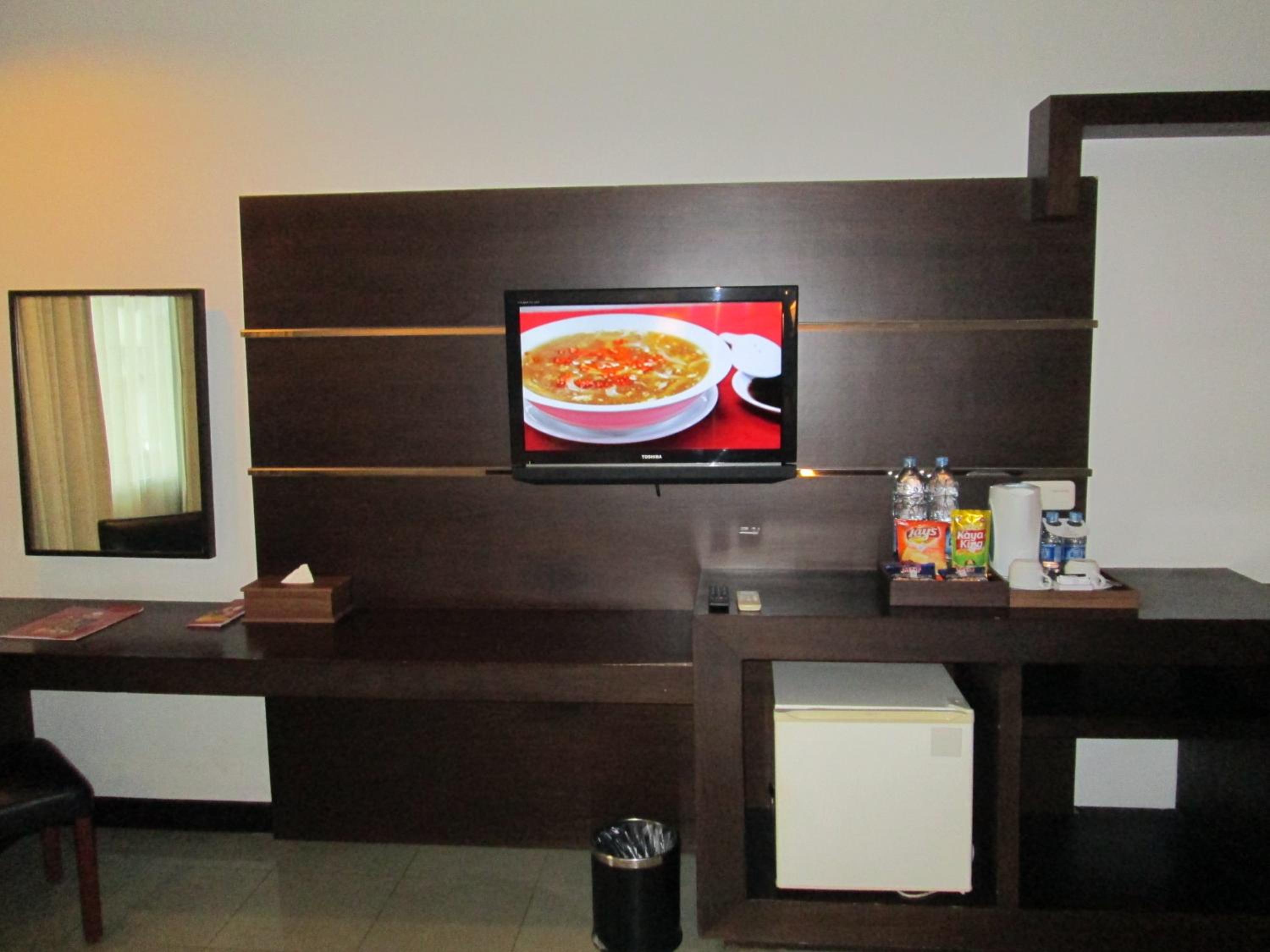Deluxe King Room - Photo 3