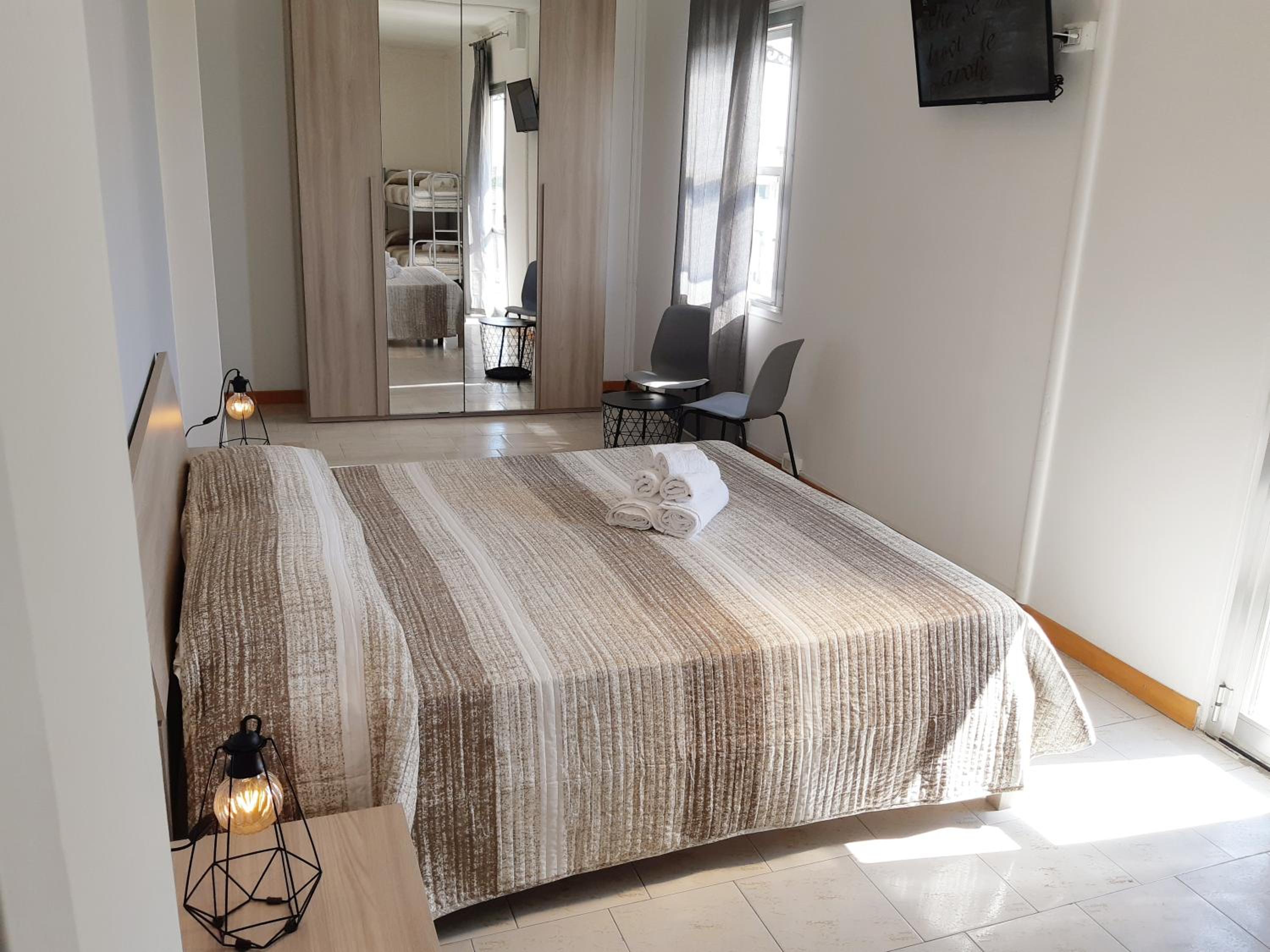 Superior Quadruple Room - Photo 6