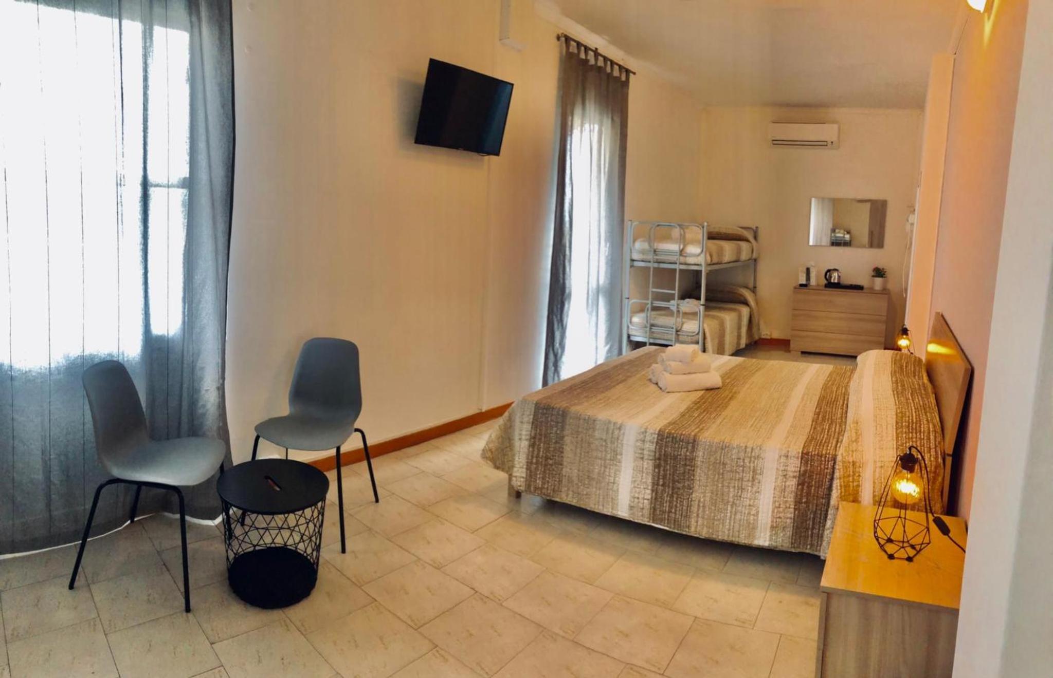 Superior Quadruple Room - Photo 1